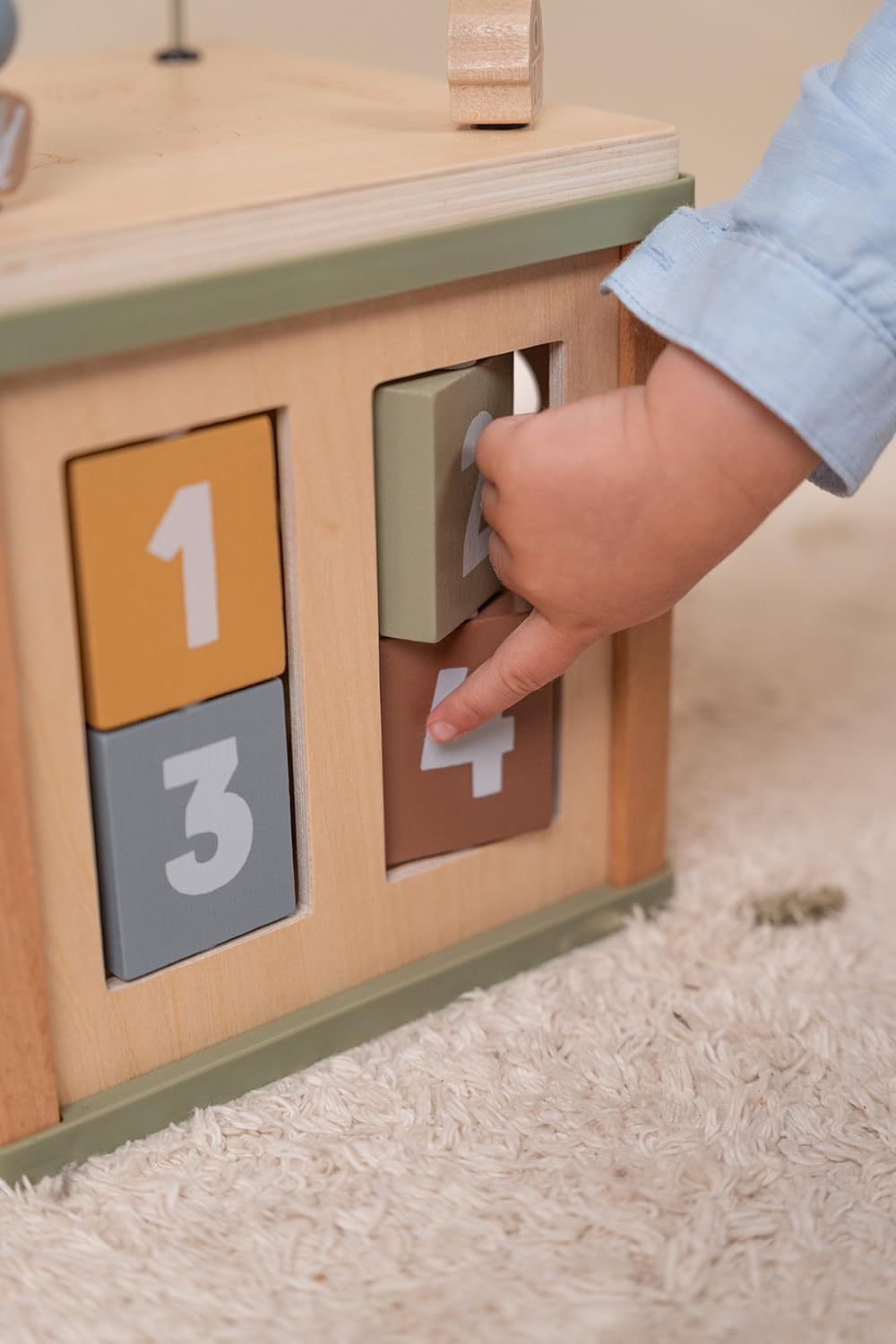 Little Dutch Little Farm Activity Cube image number 5