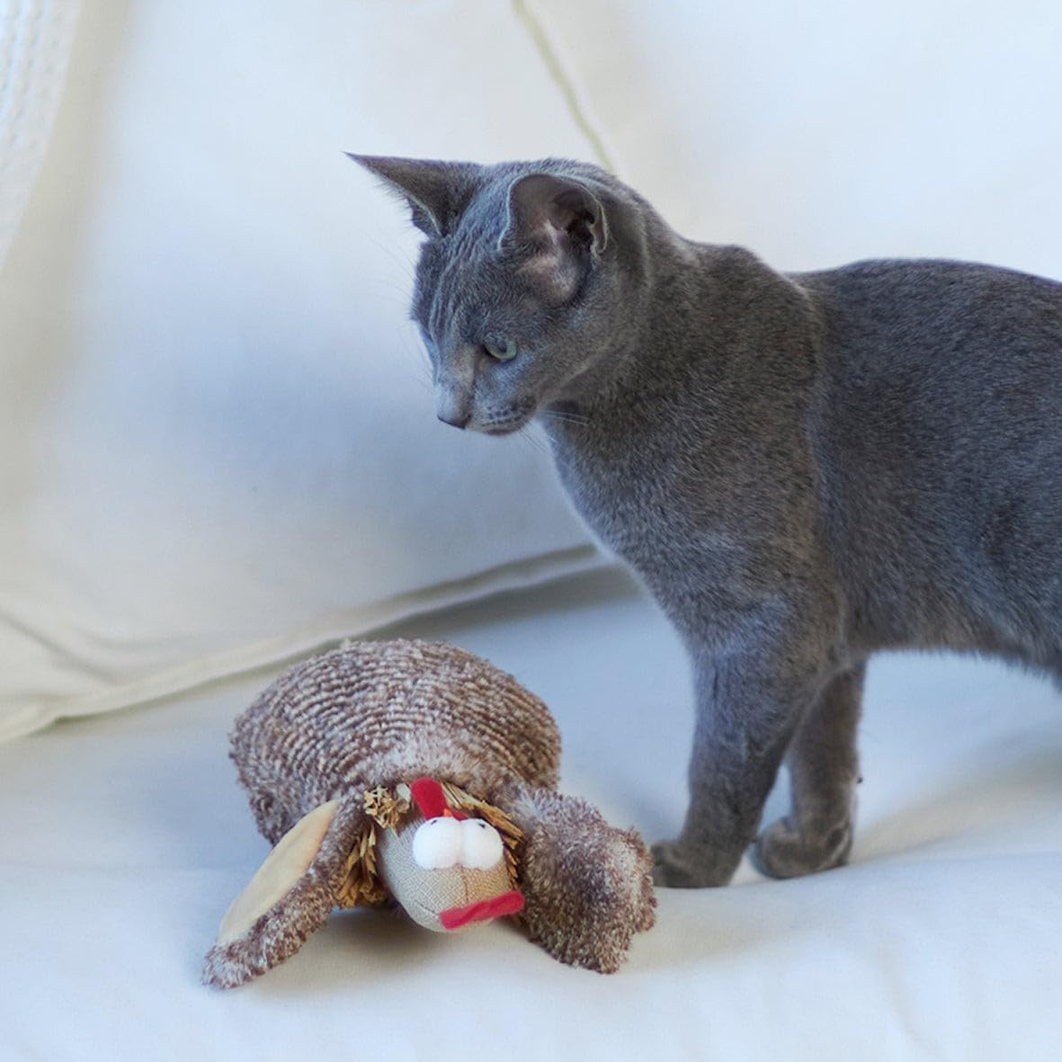 Kazoo Cheeky Chicken Cat Toy image number 2