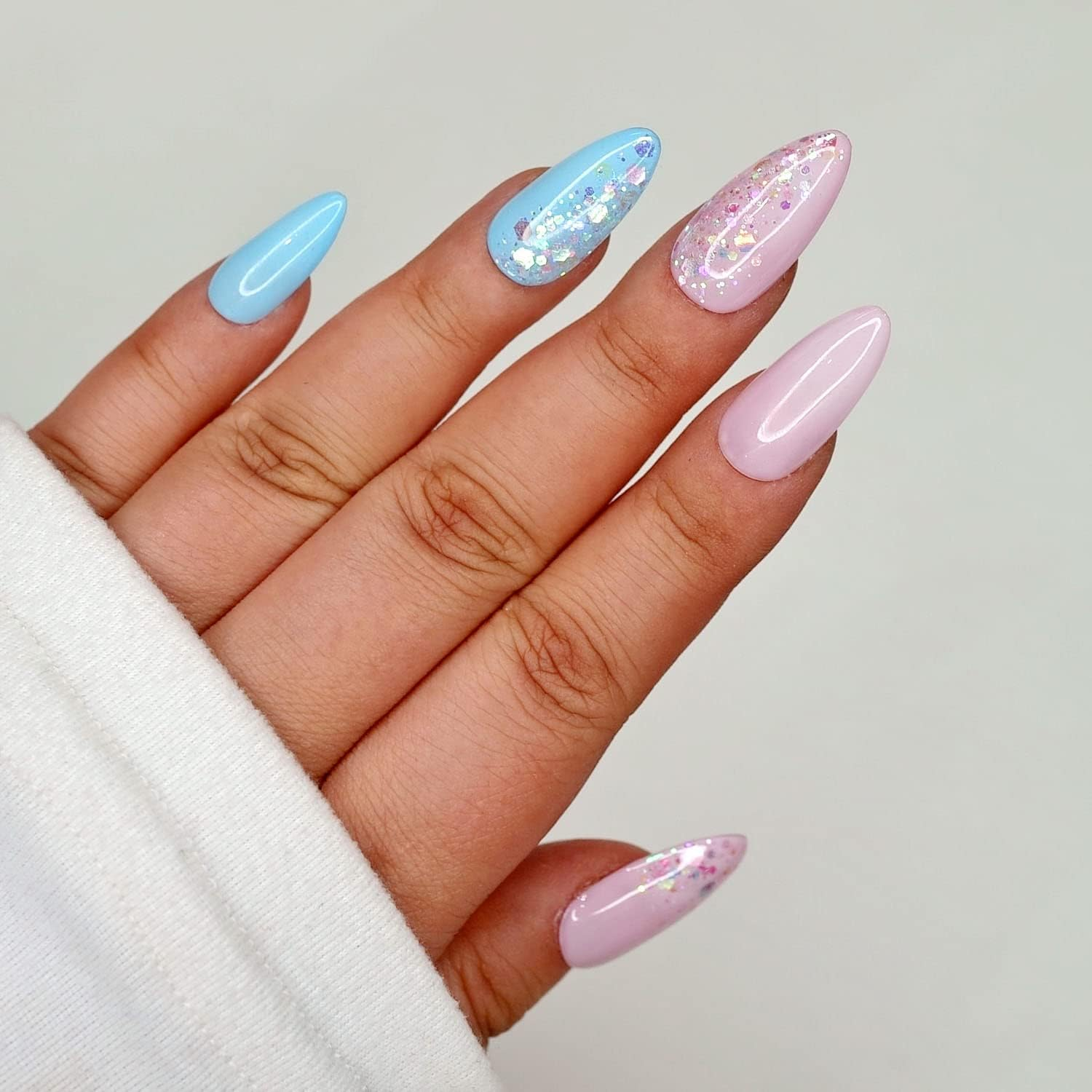 10 Pcs Handmade Press on Nails (Medium, Spring'S Message - Jelly Pink and Light Blue with Mixed Holo Glitters/Almond) A045M image number 1