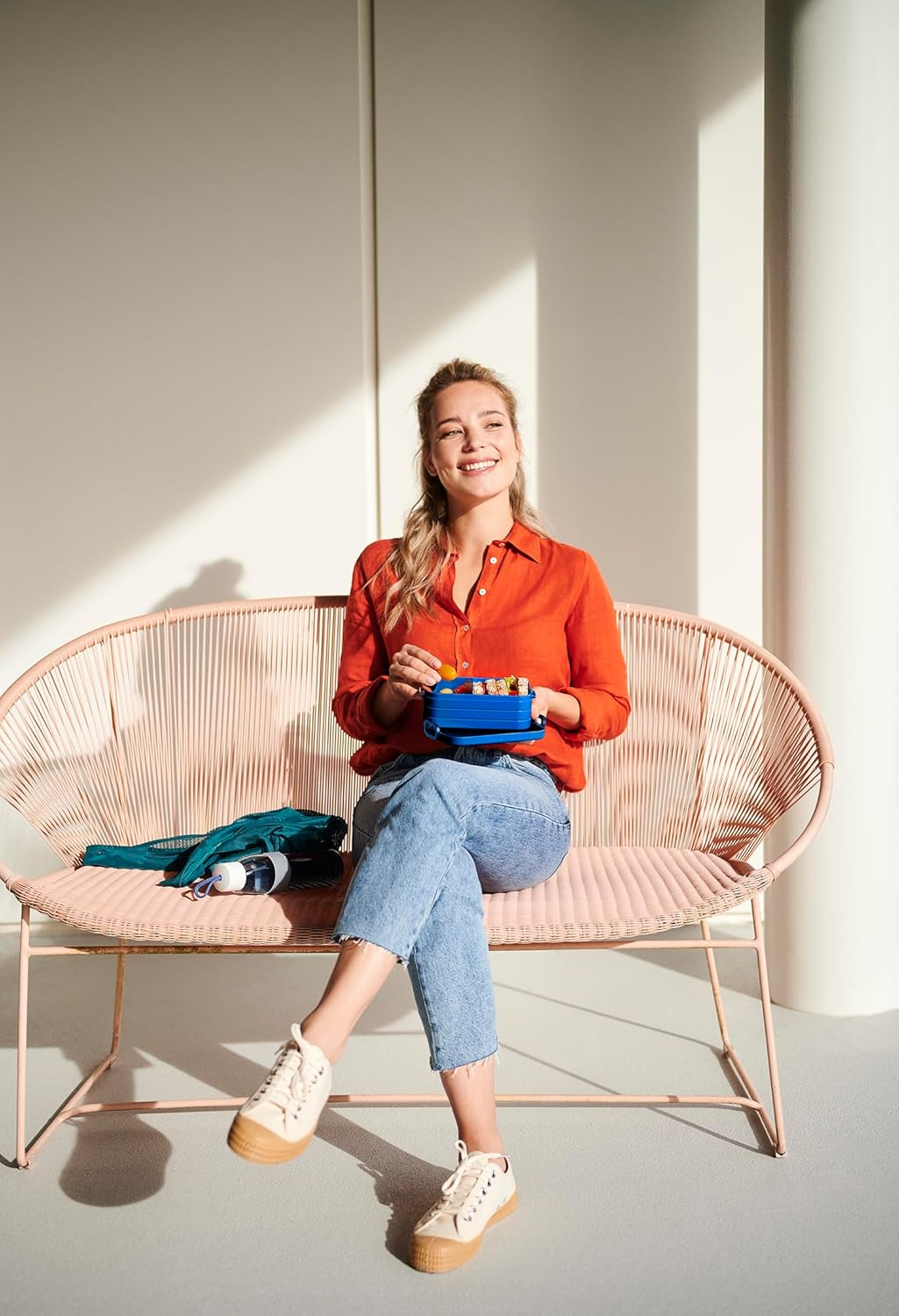 Mepal Take a Break Lunch Box Midi &ndash; Pink Bento Food Container with Divider, Bpa-Free Fresh Seal Sandwich Box, Durable Portable Lunchbox for School, Work or Travel, Made in Holland image number 6