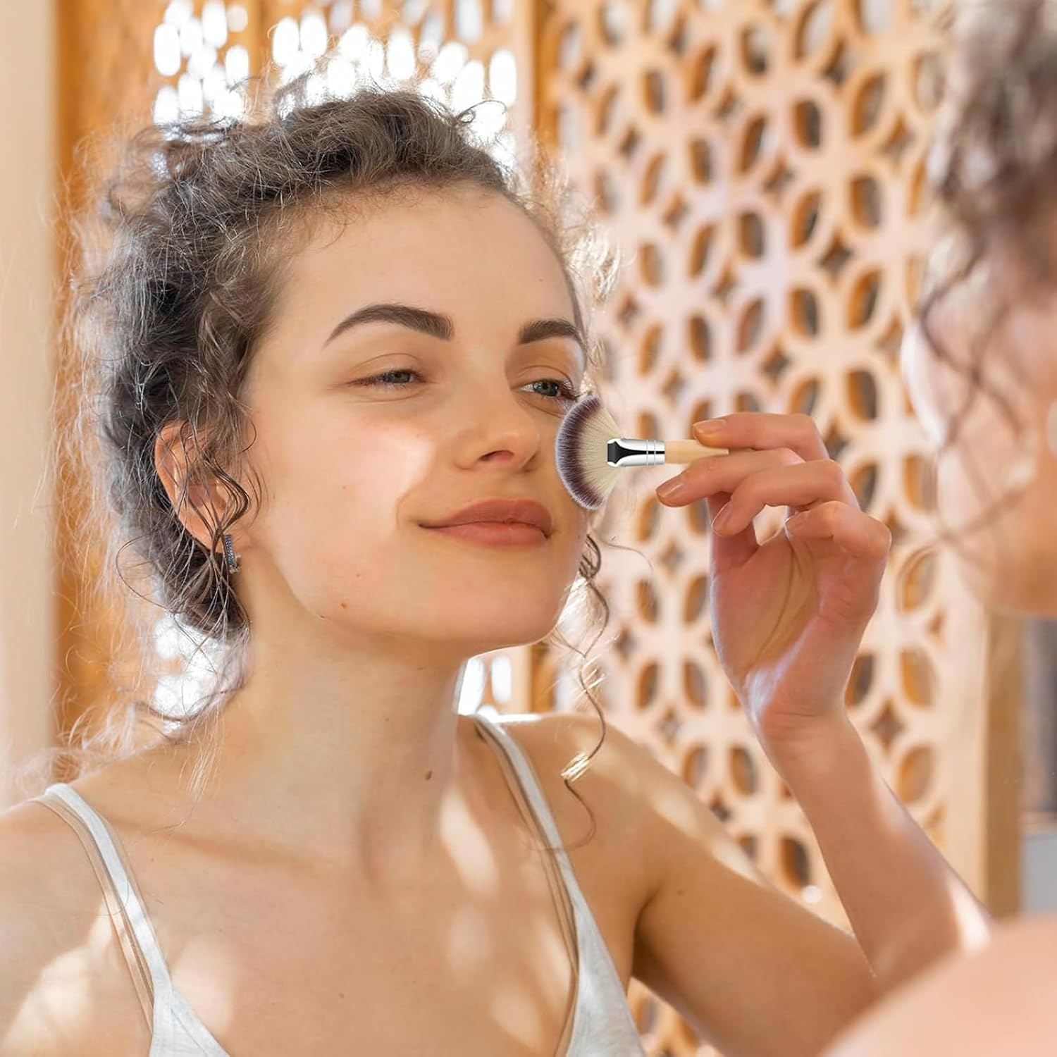 Tavvke 4 Pcs Facial Fan Brushes, Soft Bristle Face Highlighting & Blush Brush Set with Long and Short Handles for Women, Esthetician Cosmetic Tools image number 2