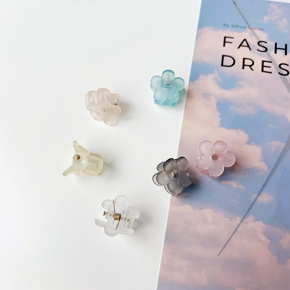 Pack of 30 Small Flower Hair Clips, 2 Cm Claw Clips, Hair Clips, Non-Slip Handle, Mini Accessories, Cute Flowers Hair Clip, Hair Accessories for Women, DIY Hair Styling, Light Blue image number 6