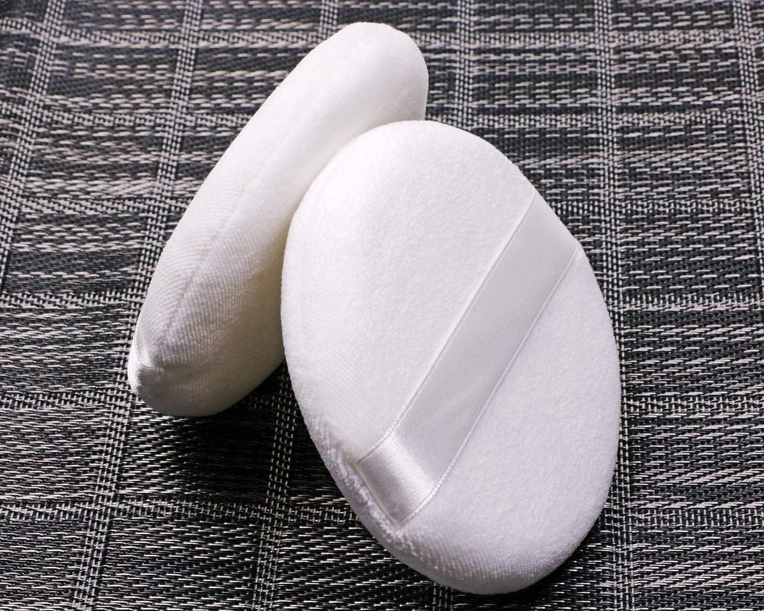 Shapenty 4PCS Soft Large round Loose Powder Puff Pad Washable Velour Smooth Bath Body Powder Puff with Ribbon Band Handle for Women Men Face Neck Makeup (4Inch, White)