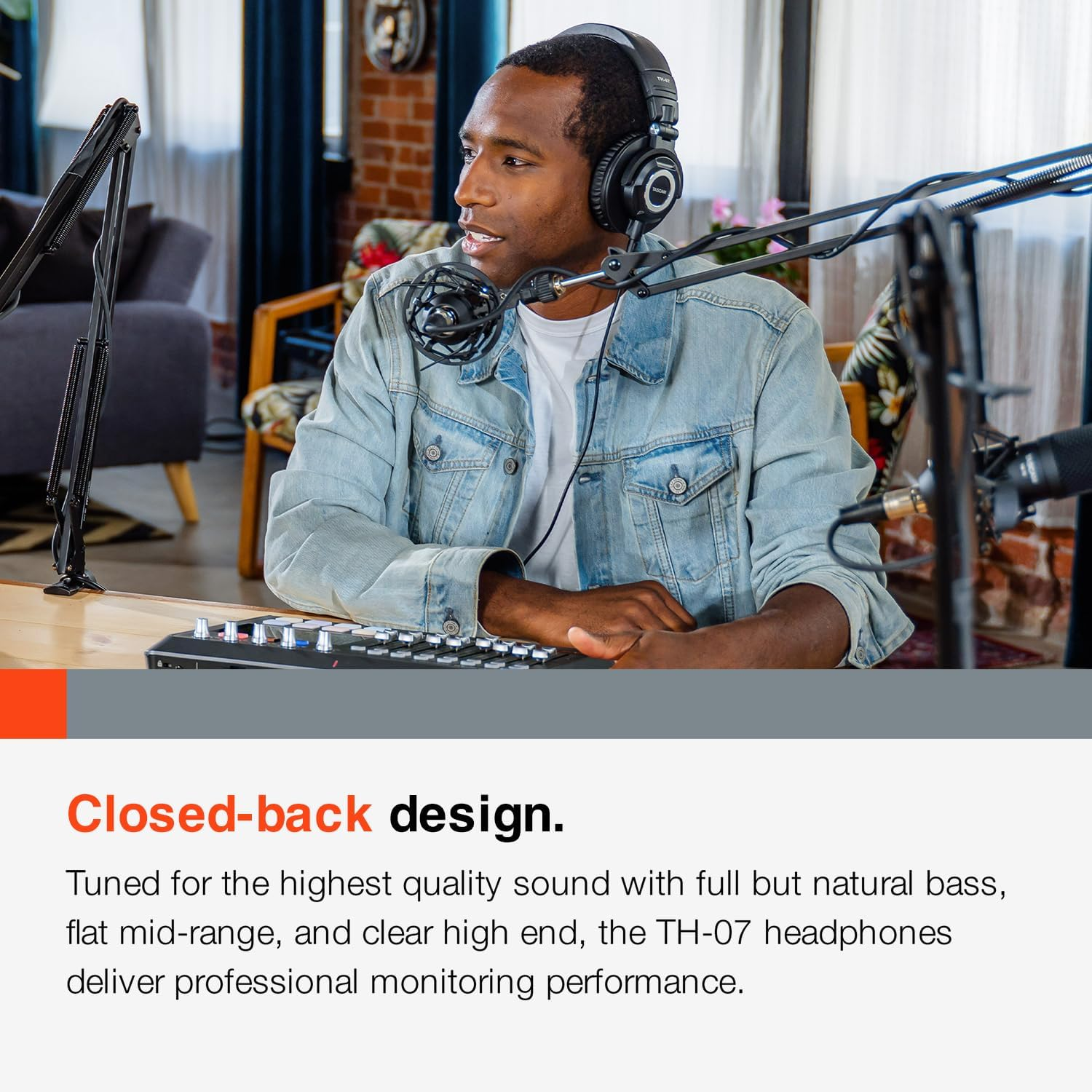 Tascam TH-07 High Definition Studio Monitor Headphones, Black image number 4