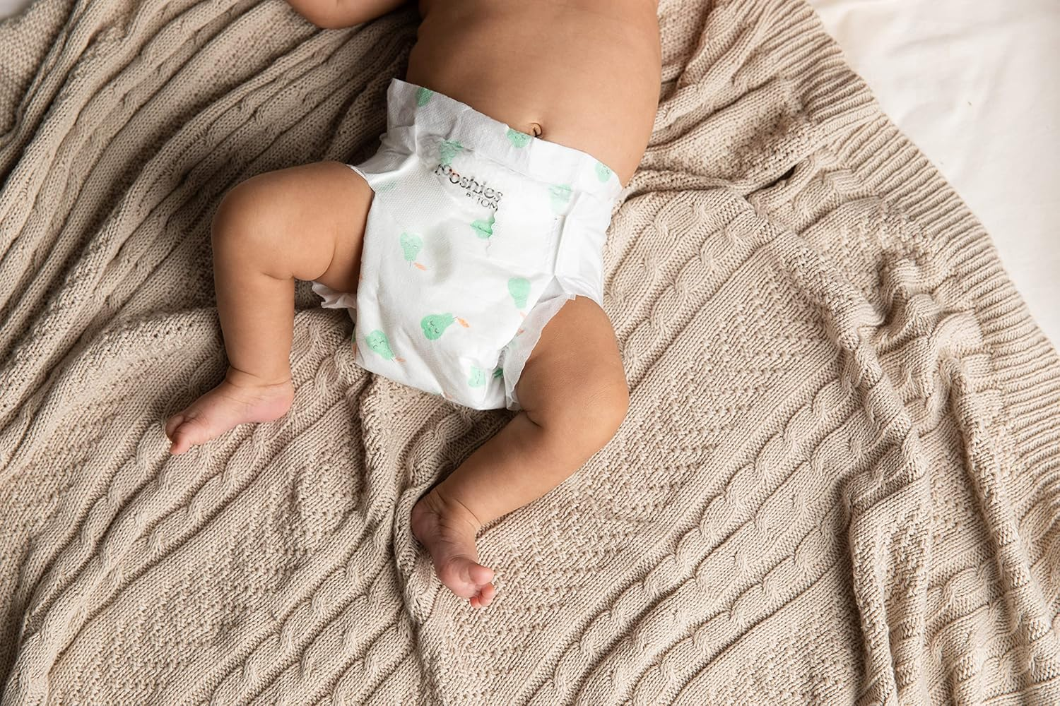 Tooshies Eco Nappies Size 1 Newborn, 104 Count, White, 3.25 Kilograms + Tooshies Aloe Vera & Chamomile Eco Wipes, Pack of 1120 (16X70 Packs) + Tooshies Biodegradable Nappy Bags 40Pk, Green image number 3