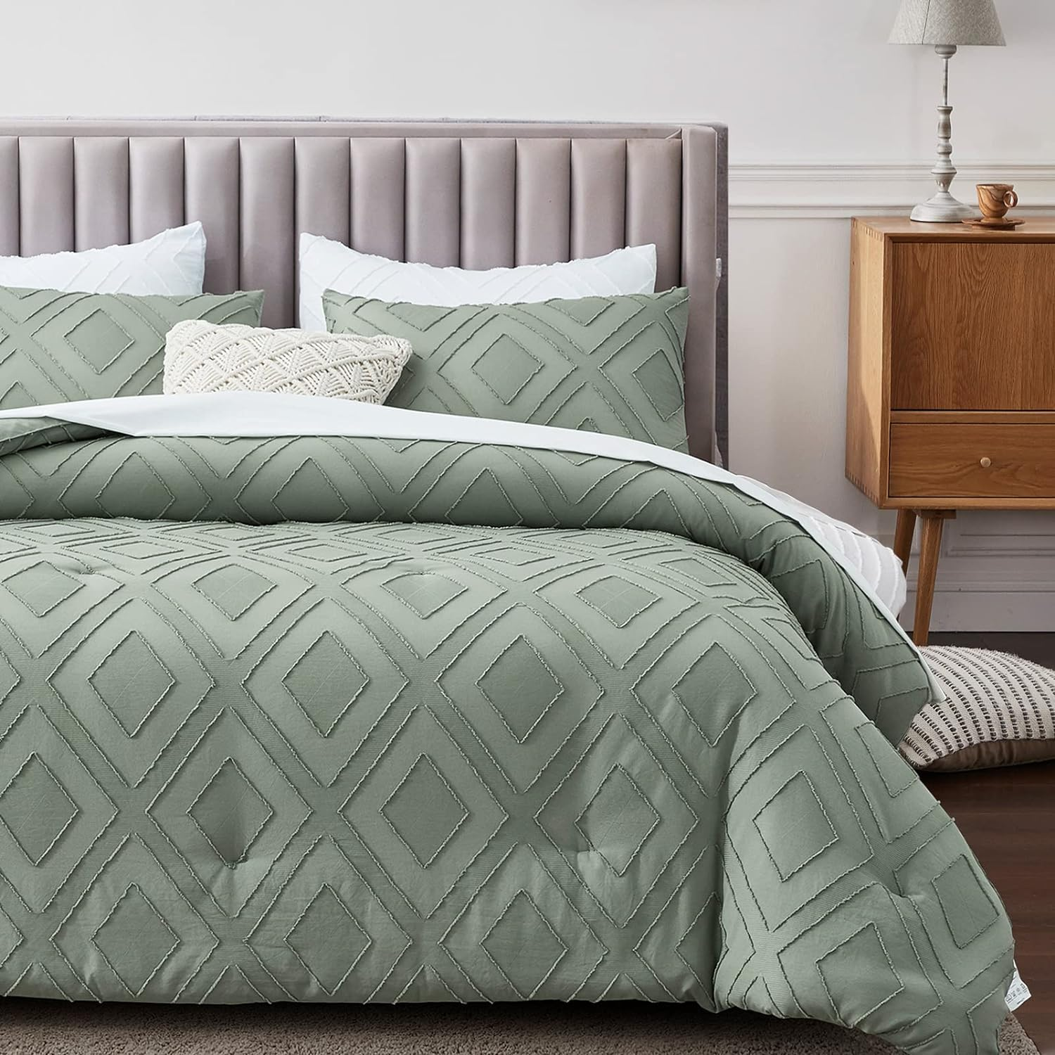 Boho Queen Comforter Set,Sage Green Rhombus Tufted Queen Size Comforter Set with Corner Loops,3 Pieces Embroidery Shabby Chic Bedding Comforter Sets for All Seasons(Sage Green,Queen) image number 5