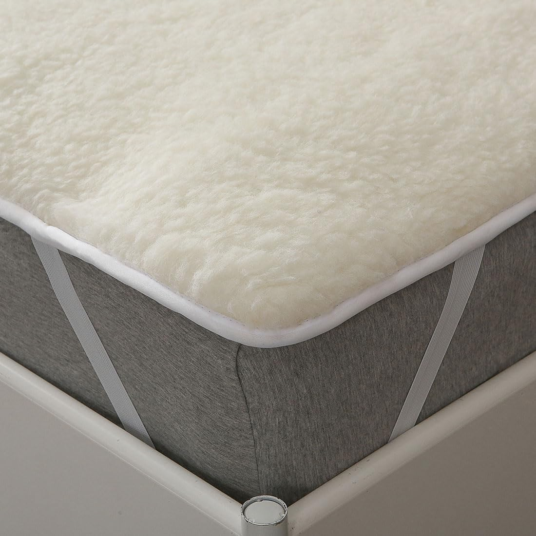 Wool Mattress Topper,Extra Thick Mattress Pad Cover,Breathable and Warm Mattress Pad for Bed,Reversible Wool Underlay/Underblanket,Four Corner Straps(Cream,183X203Cm) image number 4