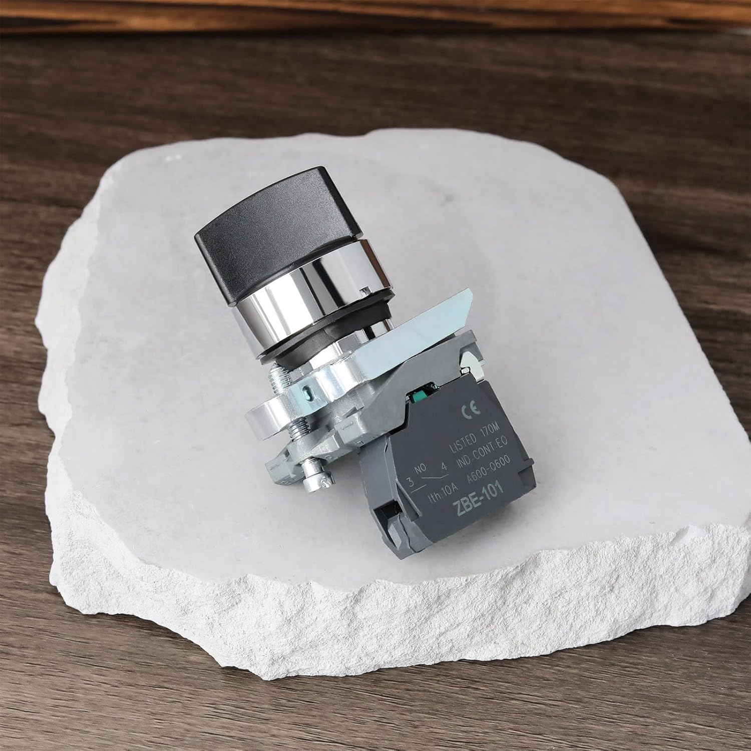 VGOL 1Pc Selector Switch 2 Position Switch Standard Handle Selector Push Button XB4-BD21 22Mm 1NO 10A/380V for Electrical Appliances Black image number 3