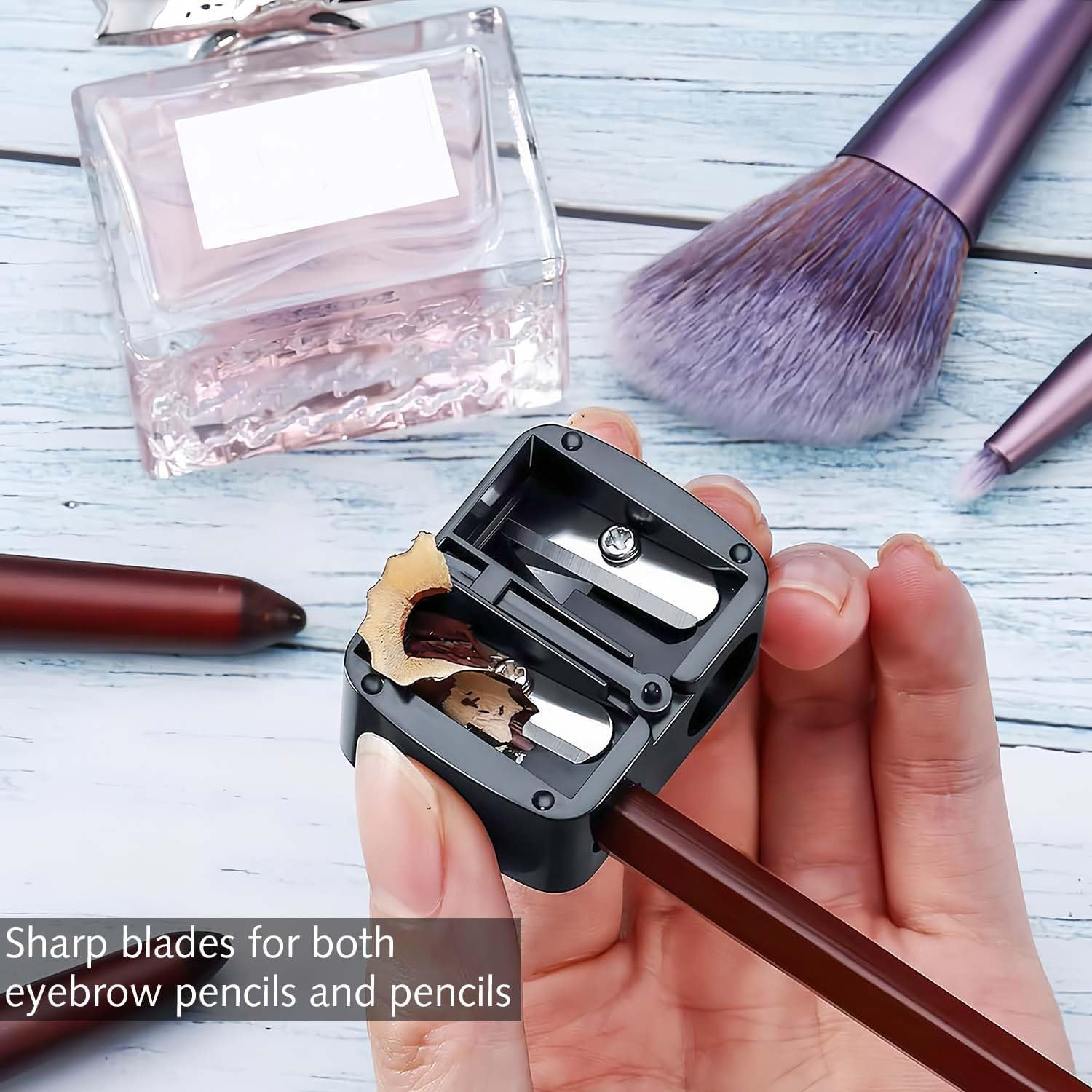 Set of 2 Universal Make-Up Sharpeners, Precision Sharpener for Kajal, Eyeliner, Lipstick & Eyebrow Pencils, with Sharp Blades, Handy for Travel image number 5