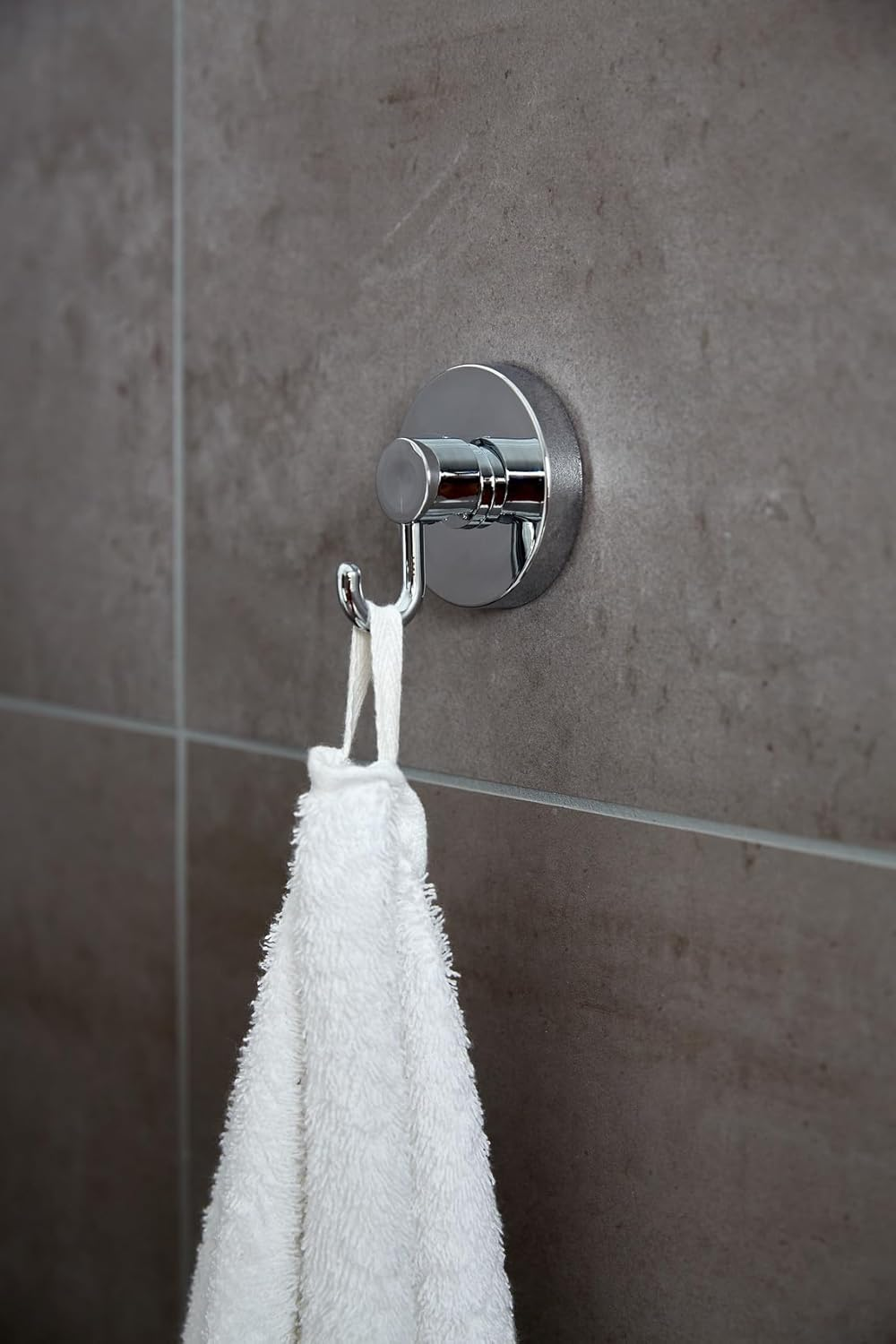 WENKO Wall Hooks with Loc-Vacuum Technology, for Hanging, Storage, for Shower, for Kitchen, No Drilling, No Holes, No Screws, without Nails, 9.29" X 1.57" X 3.74", Chrome image number 4