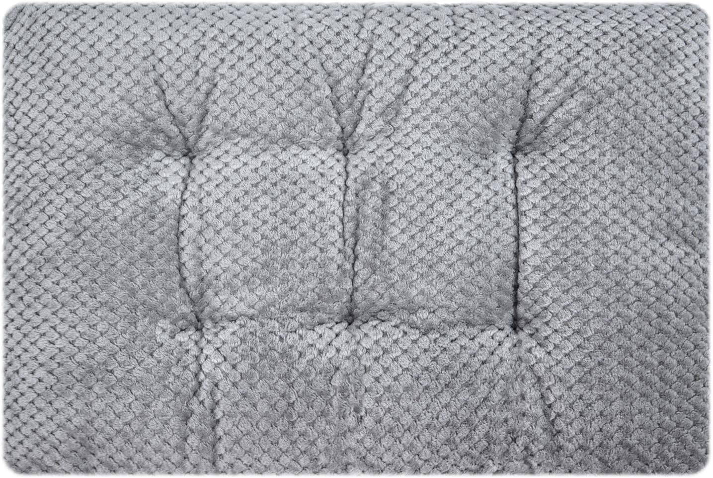 WONDER MIRACLE Fuzzy Deluxe Small Pet Crate Bed, Super Plush Washable Dog or Cat Beds Ideal for Dog Crates, Machine Wash & Dryer Friendly (15'' X 23'', S-Grey) image number 2