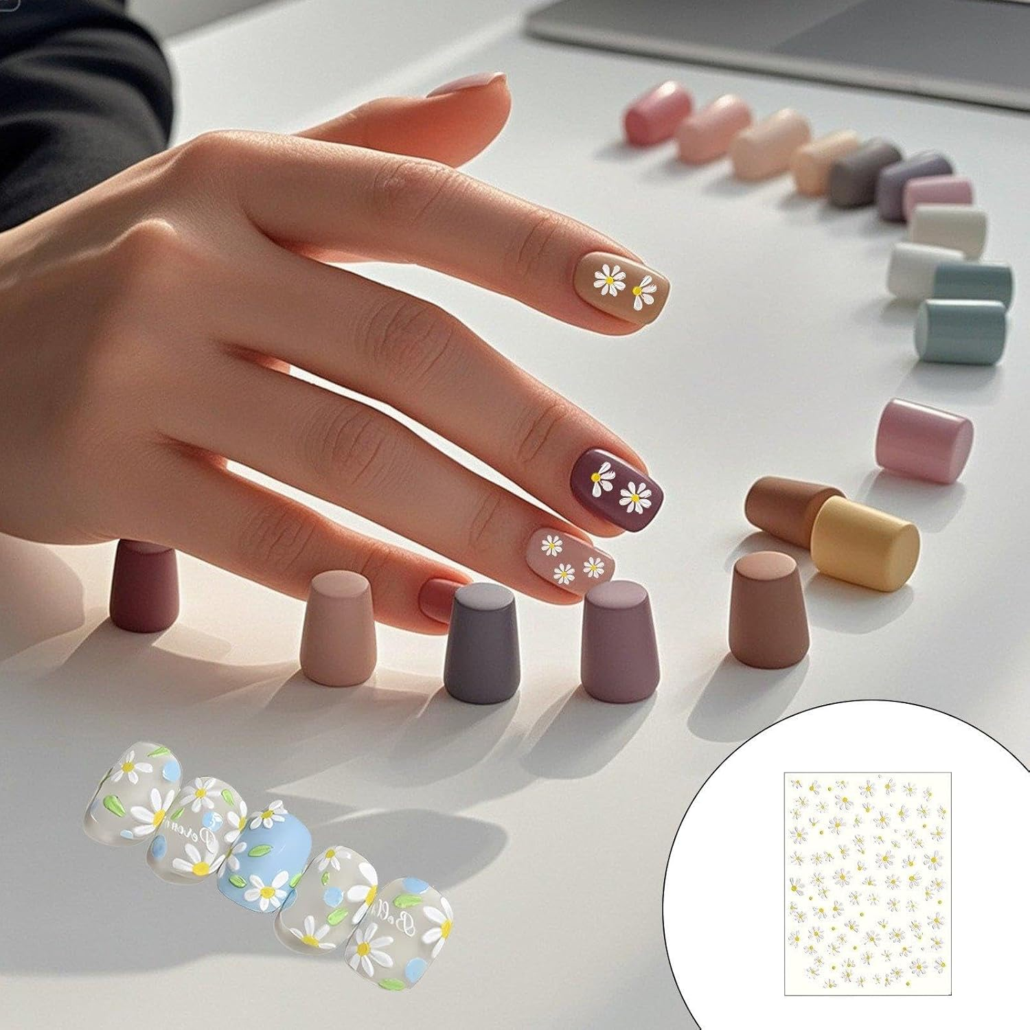 Self Adhesive Flower Nail Stickers, Daisy Design for Nail Art, Small Flower Accessories for Manicure - Set of 5 image number 2