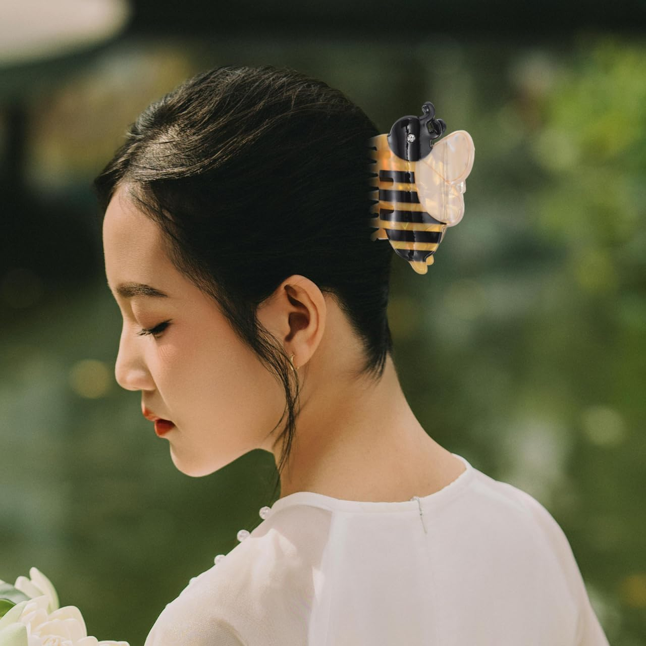 OATIPHO Bee Hair Clips Acetate Cute Claw Clips 6.5Cm Hair Accessories for Women Girls Strong Attachment Protection image number 1