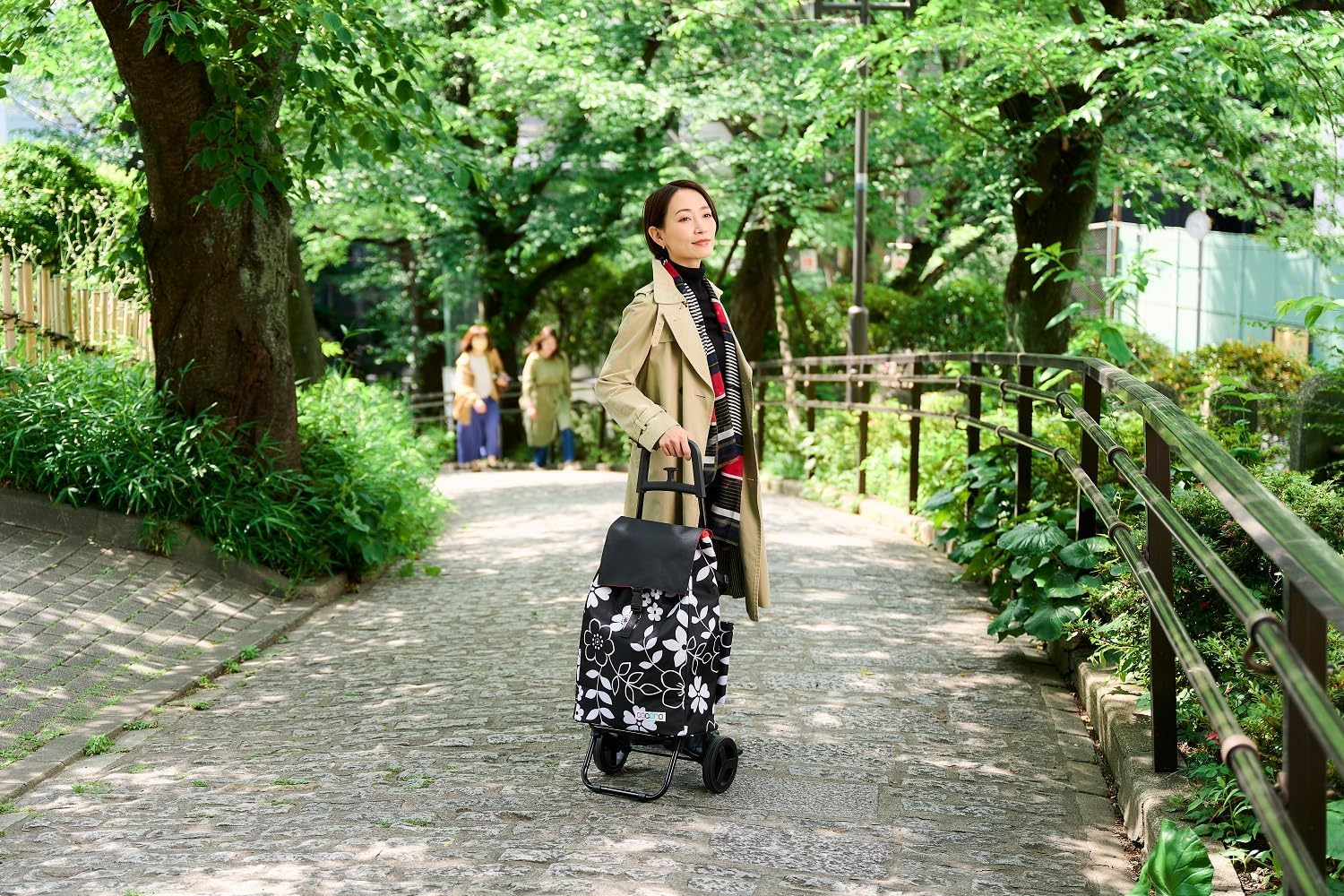 Cocoro 544914 Cocoro Shopping Cart Flower Cart Set, Navy, 1.6 Gal (40 L), Luggage Hook, Floral Pattern, Foldable, Pocket Storage, Cold Retention, Thermal Retention, Eco Bag, Shopping, Stylish, Cute, image number 2