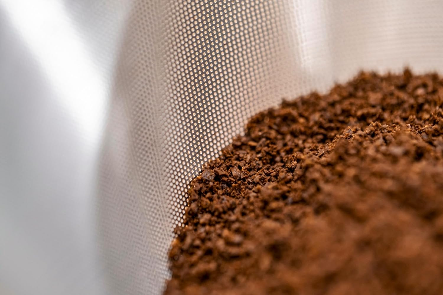 Zwilling J.A. Henckels Japan Z1024-005 Stainless Steel Coffee Dripper Paperless Filter, for 1 to 4 Cups, Dishwasher Safe image number 1