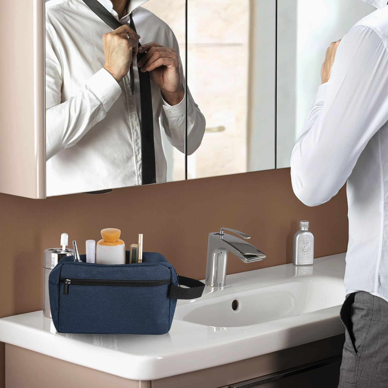 Icramsy Travel Toiletry Bag Toiletry Bag for Women Men Hanging Cosmetic Bag Travel Accessories for Women Men, Navy Blue, Modern - Blue image number 5