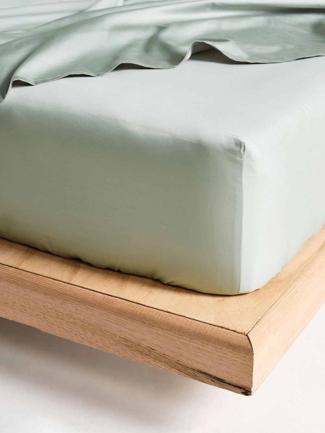 Linen House 500TC Cotton Sateen 60Cm Fitted Sheet, Queen, Green Gum