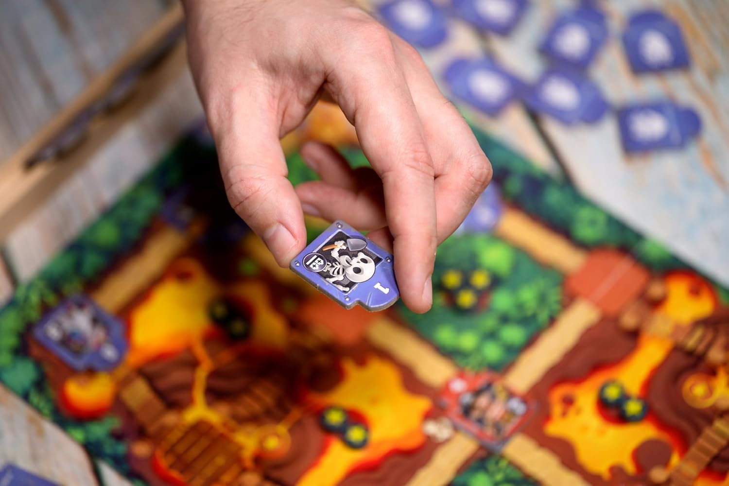 Asmodee | Repos Production | Toy Battle | Tactical Tile Placement and Troop Strategy Game | 2 Players, Ages 8+ image number 6