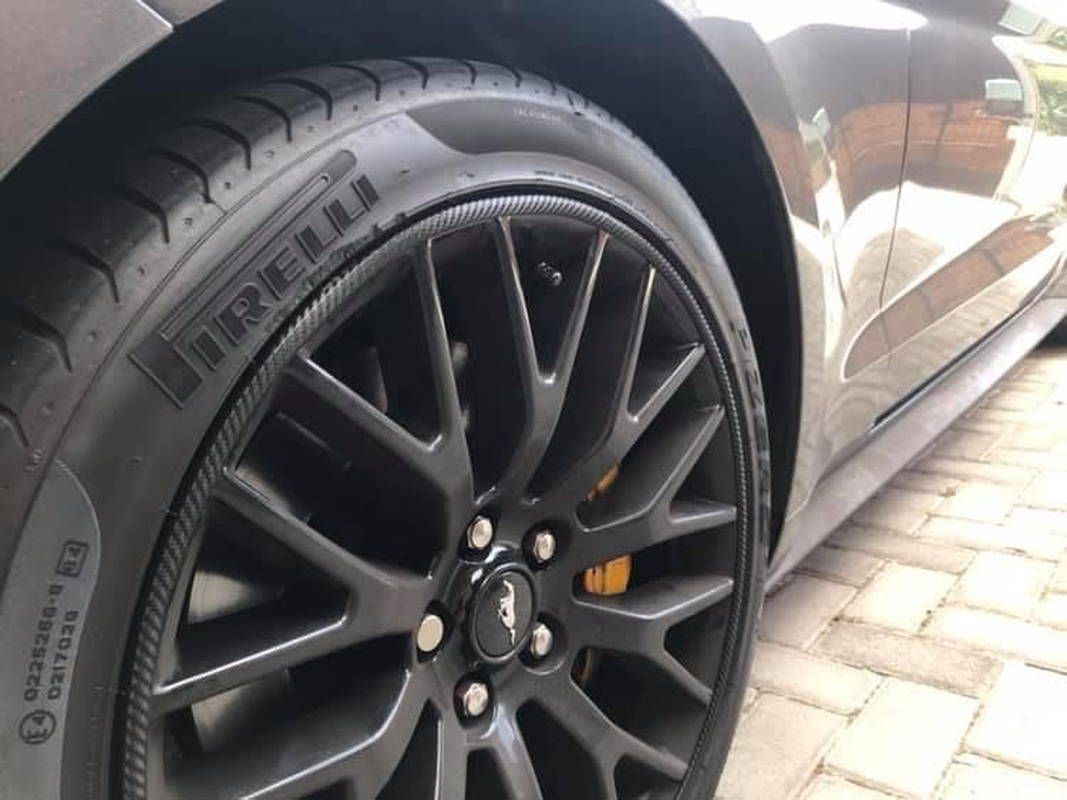 Rim Protector Kit - Black - Alloy Wheel Rim Guard - Set of 4 Rim Protectors Easy to Install - Blue image number 4