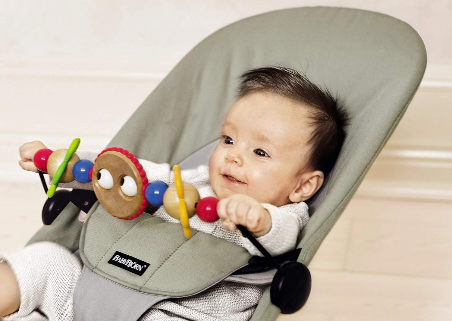 Babybj&ouml;rn BABYBJORN Wooden Toy for Bouncer - Googly Eyes (080500US) image number 2