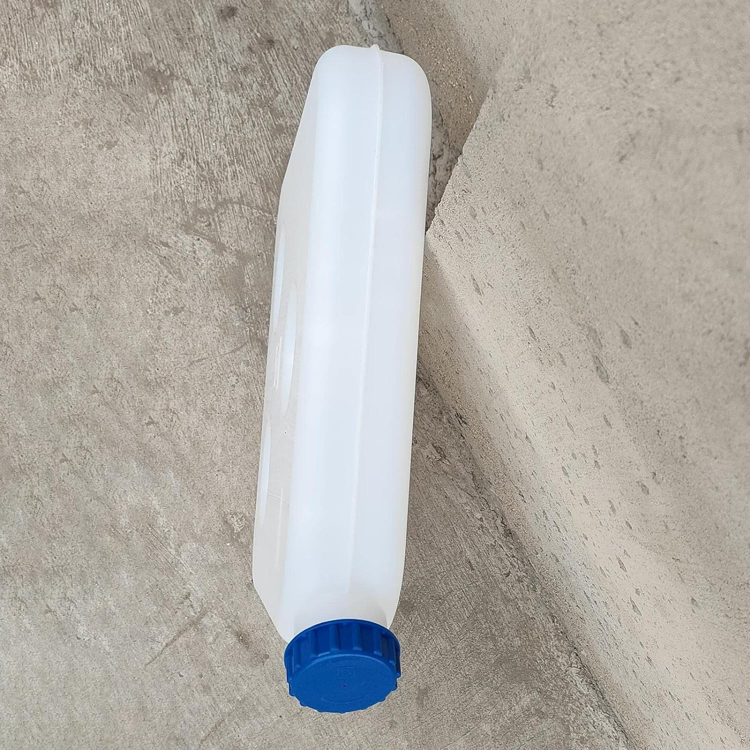 Car Heater Gasoline Tank 10L Plastic Fuel Tank Oil Gasoline Tank with Mounting Hole Thicken Material Durable Fits for Caravan Truck Car image number 2