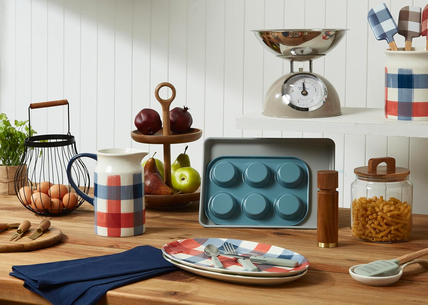 DAVIS & WADDELL Acacia Cheese Knives with Brass Finish, Set of 3 - Stylish Serving Tools for Soft and Hard Cheese, Elegant Natural Wood Design for Entertaining or Everyday Use image number 5