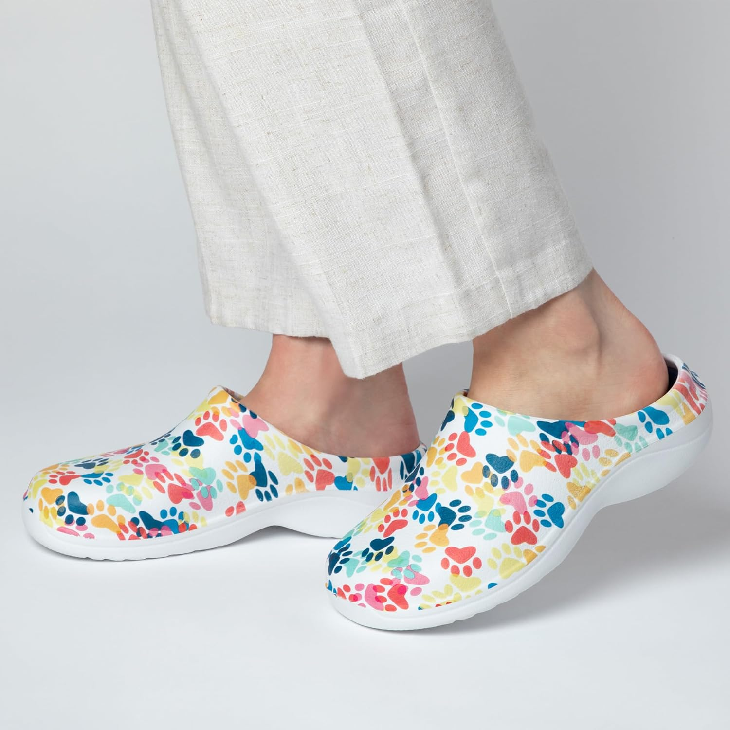 Lightweight Paw Print Garden Clogs Comfortable & Breathable Slip-On Shoes for Gardening image number 2