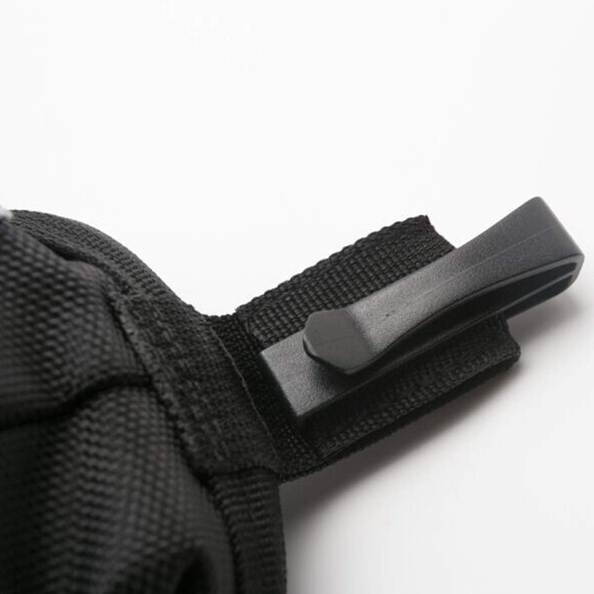 Dog Treat Pouch Bag Training Pouch Reward Pouch Bait Bag Dog Treat Carrier Holder with Clip Waist Belt Magnetic Opening Pet Snack Bags Carries Dog Little Toy Sachet with Poop Waste Bag Dispenser - Black image number 6