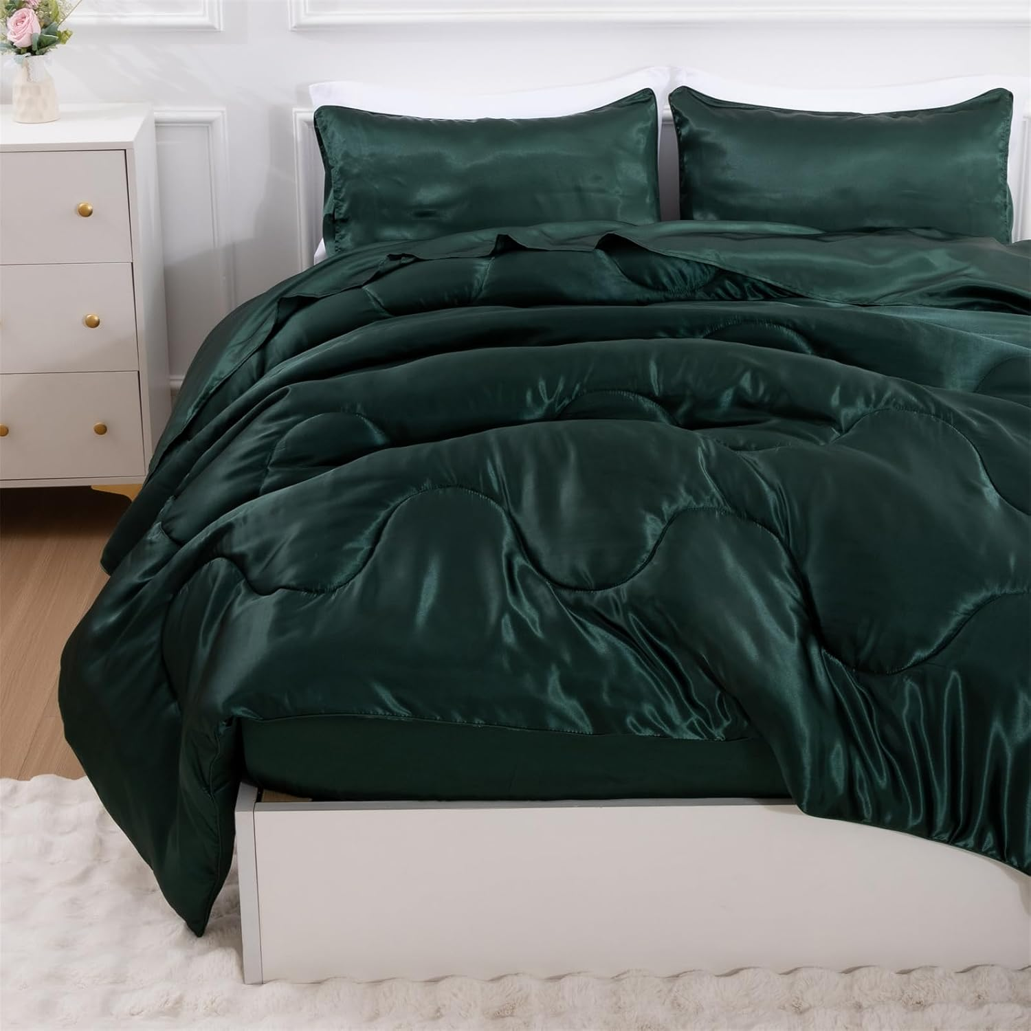 A Nice Night Satin Silky Soft Quilt Luxury Super Soft Microfiber Bedding Thin Comforter Set Full/Queen, Light Weighted (Black, Queen(88-By-88-Inches))