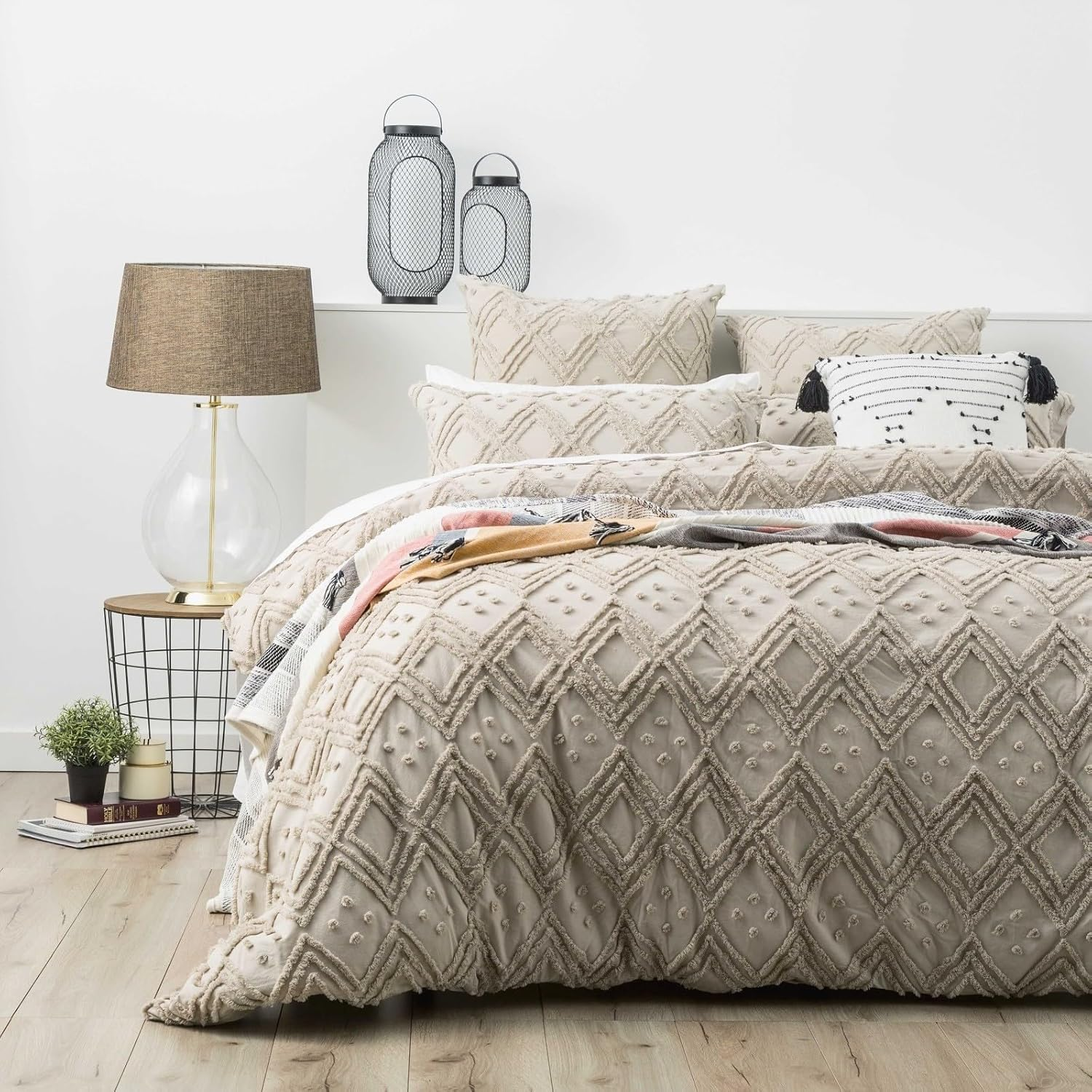 Park Avenue Medallion 100% Cotton Vintage Washed Tufted Quilt Cover Set, Queen, White