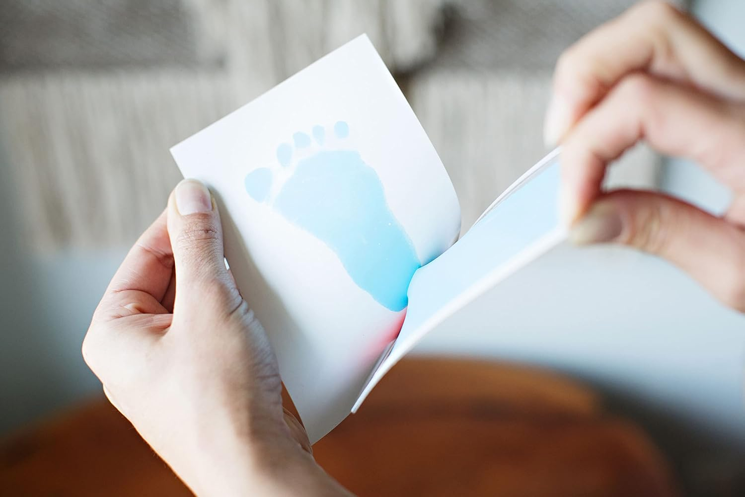 Pearhead Newborn Baby Clean Touch Ink Pad with 2 Imprint Cards, Blue