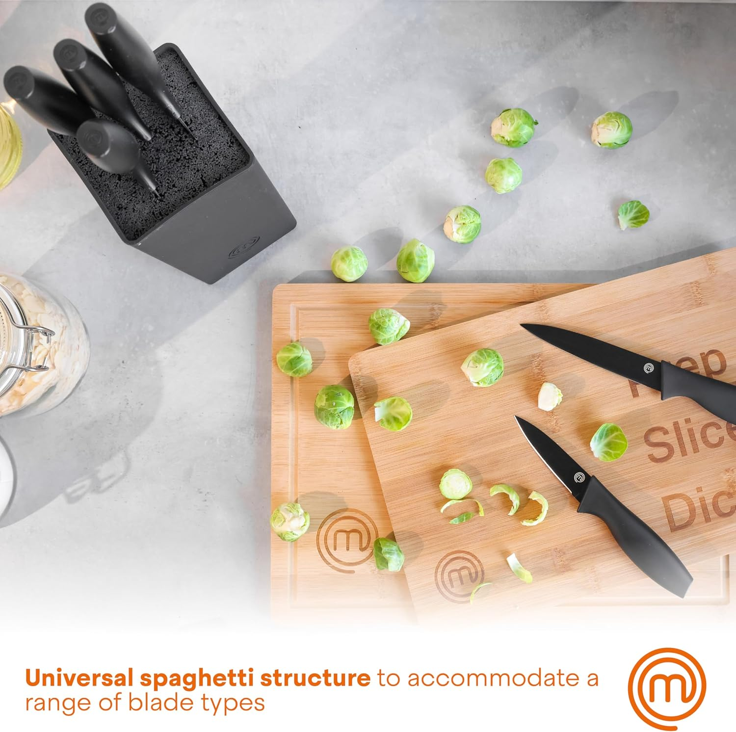Masterchef Knife Block Set of 6 Kitchen Knives, Extra Sharp Stainless Steel Blades for Professional Cutting with Non Stick Coating & Soft Touch Easy Grip Handles in a Universal Block, Essential Black image number 4