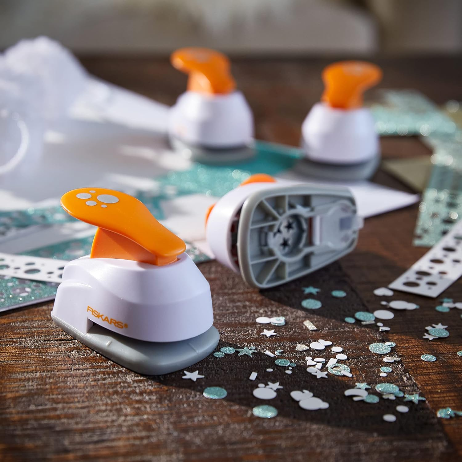 Fiskars Hole Punch Confetti Maker Set (4-Pack) - Stars, Hearts, Circles and Rectangle Shapes - Arts and Crafts Tools image number 2