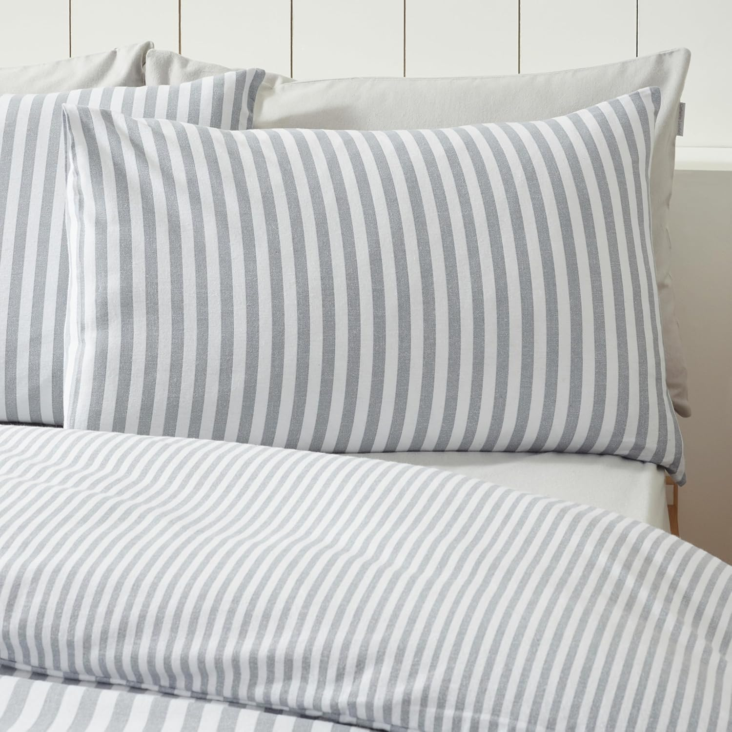 Catherine Lansfield Brushed Stripe Cotton Reversible King Duvet Cover Set with Pillowcases Silver Grey image number 6