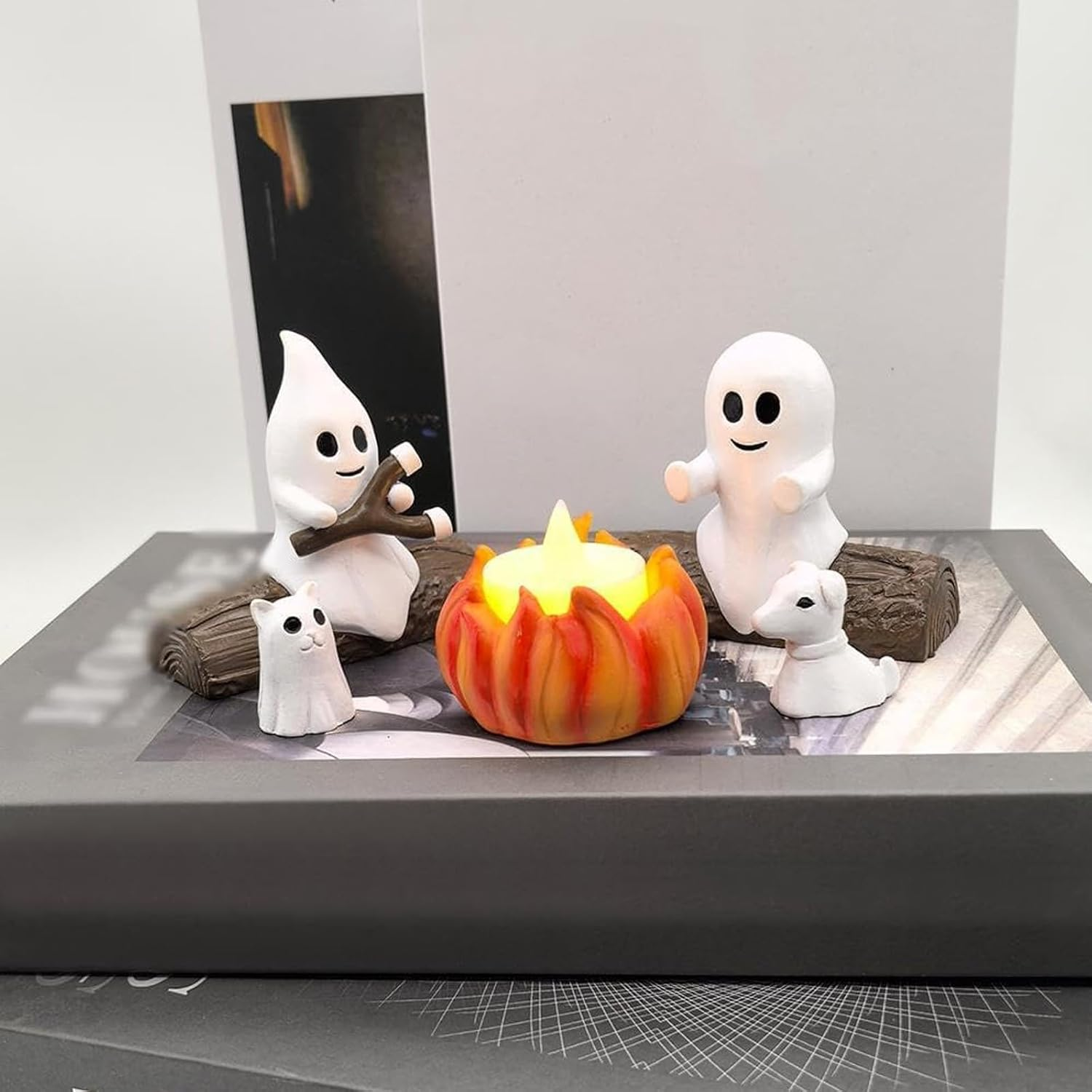 Halloween Ghost Bonfire Decoration, Night Light, Resin Ghost Decoration with Flashing LED, Halloween Decoration, Cute and Comfortable Ghost Statue, Suitable for Home or Desk (Cats and Dogs) (A) image number 3