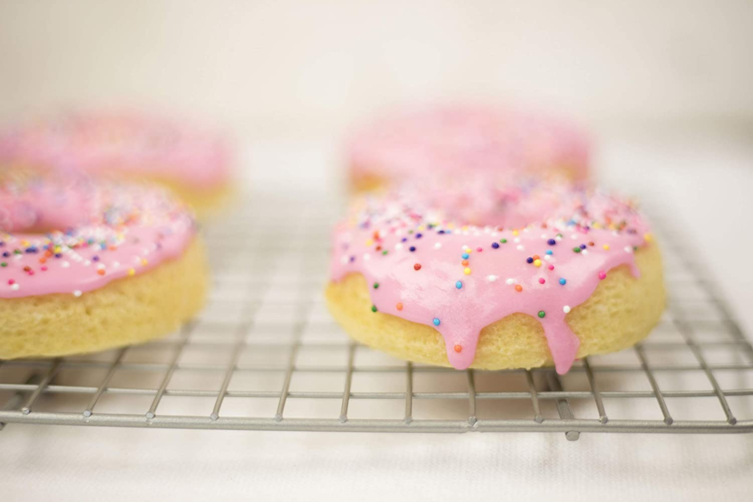 USA Pan Oven Safe Nonstick Baking and Cooling Rack, Quarter Sheet, Aluminized Steel image number 2