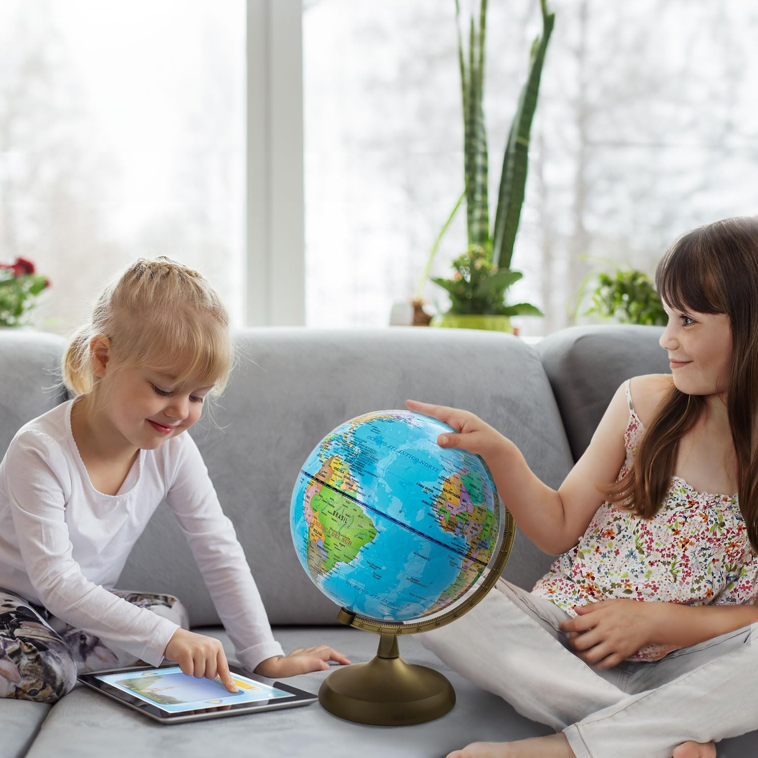 Big Minds Children'S Globe in English, Children'S Globe Illuminated with LED Light, Children'S Globe with Night Mode and Day Mode, Interactive Globe with App image number 3