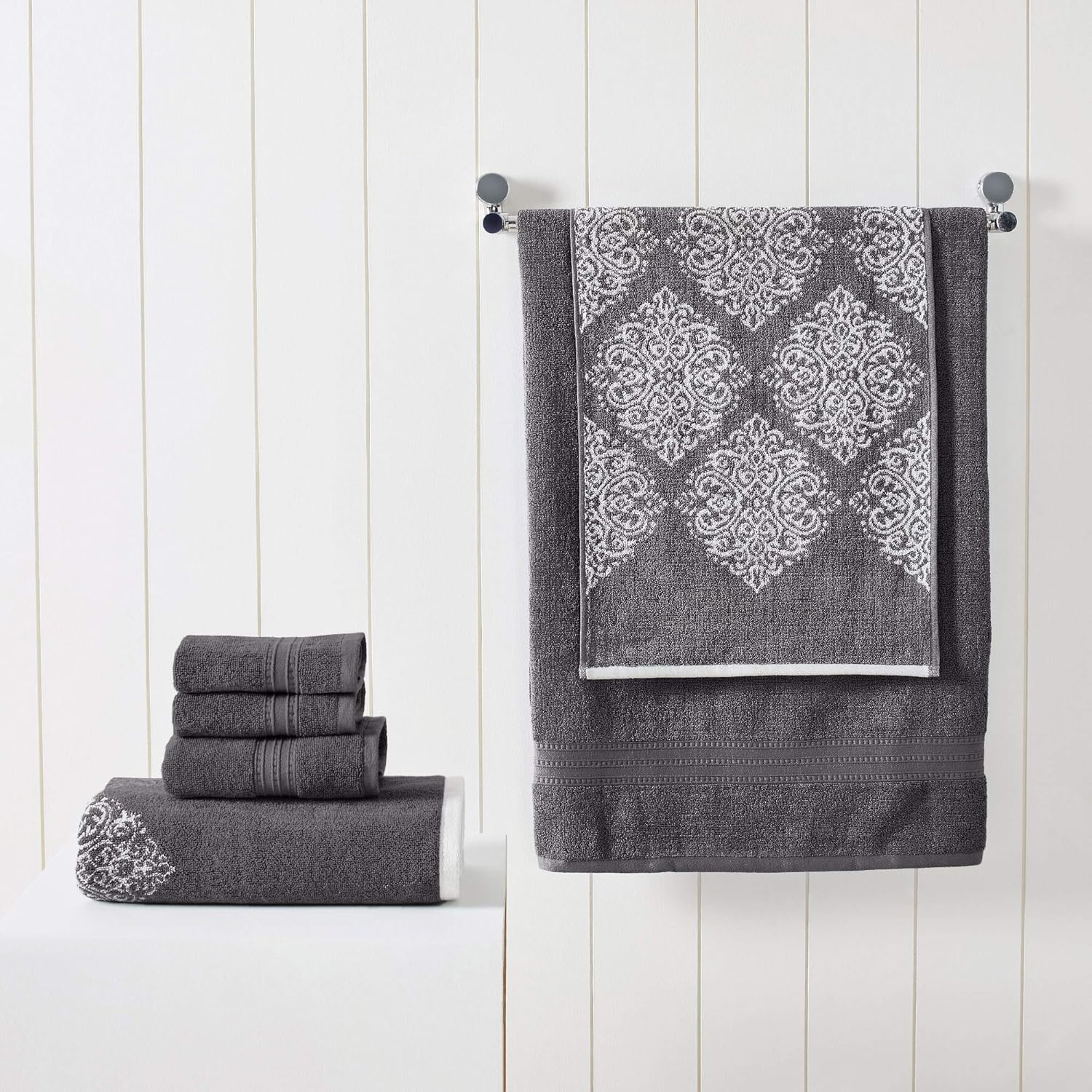 Amrapur Overseas | Artesia Damask 6 Piece Reversible Yarn Dyed Jacquard Towel Set (Platinum) - Platinum image number 4