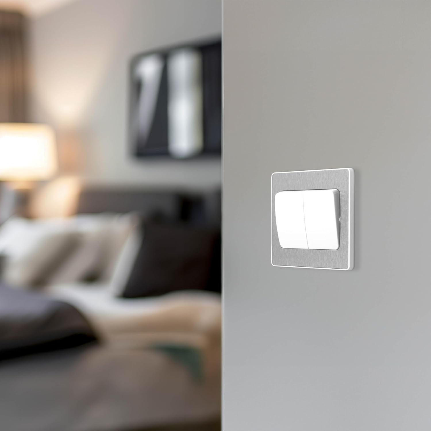 BG Electrical Evolve Double Light Switch, 2 Way, Wide Rocker image number 4