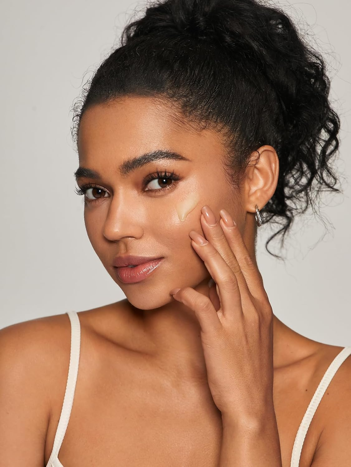 SHEGLAM Good Grip Hydrating Foundation Primer image number 1