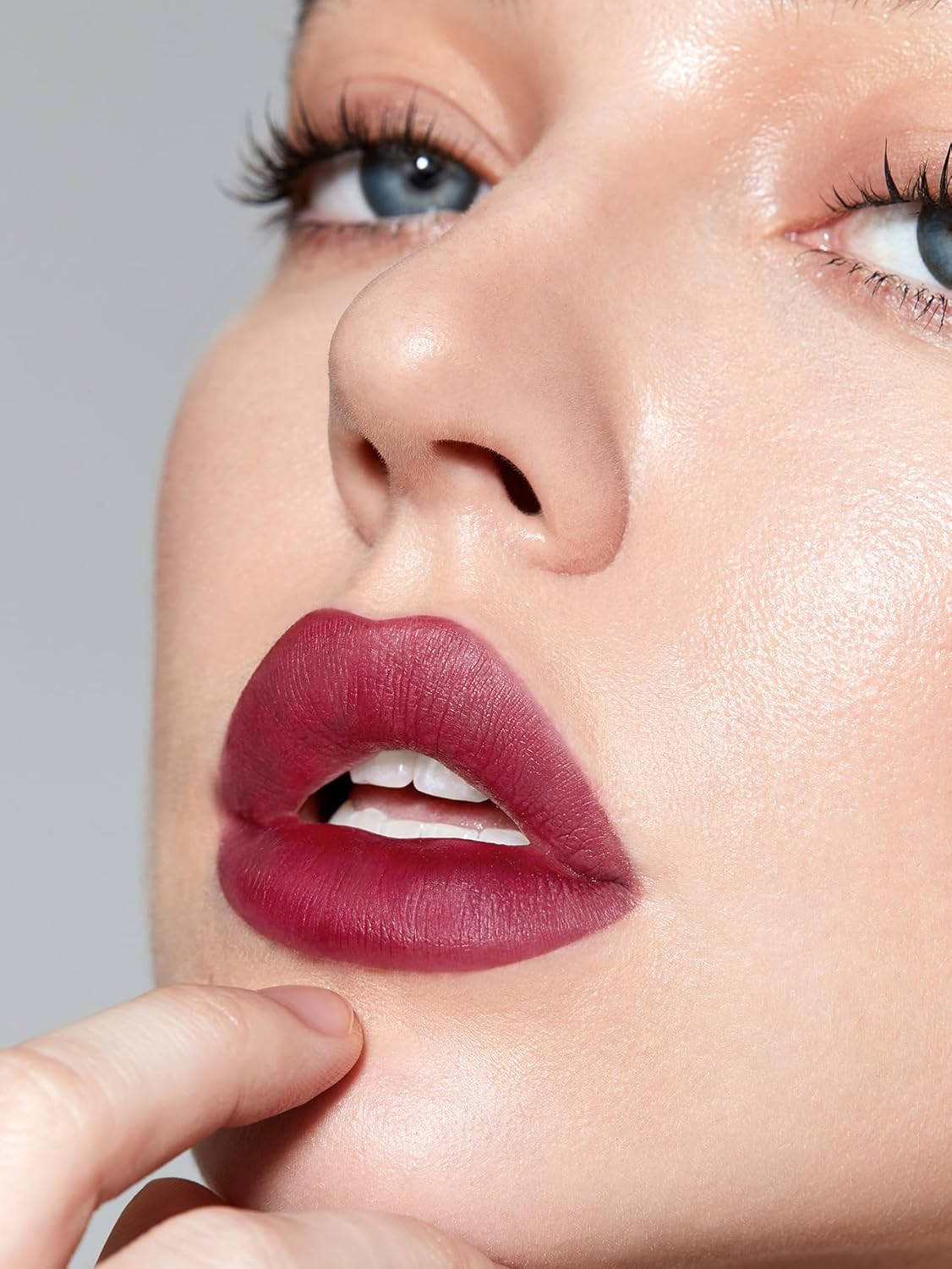 SHEGLAM Love Stained Lip Tint Marker Matte Red Lip Stain Pen Highly Pigmented Long-Lasting Lip Liner Contour Tint Lip Makeup-It Girl - Bright Side image number 4