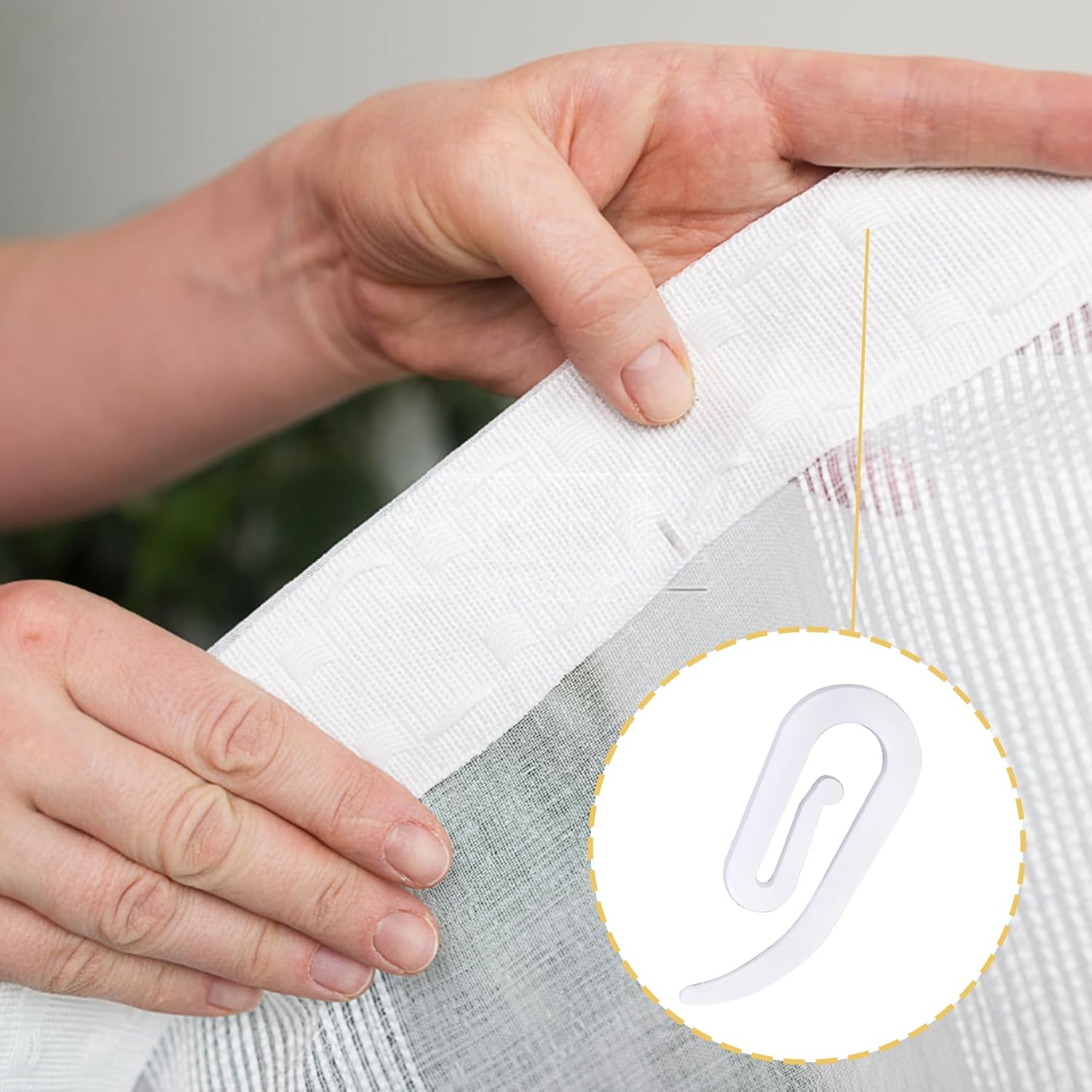 Curtain Hooks &ndash; 100-Pack Plastic Curtain Hooks, 2.8Cm X 1.2Cm, White, Rust-Resistant, Easy to Install and Remove &ndash; for Curtain Rod Rings, Tracks, and Headbands image number 1