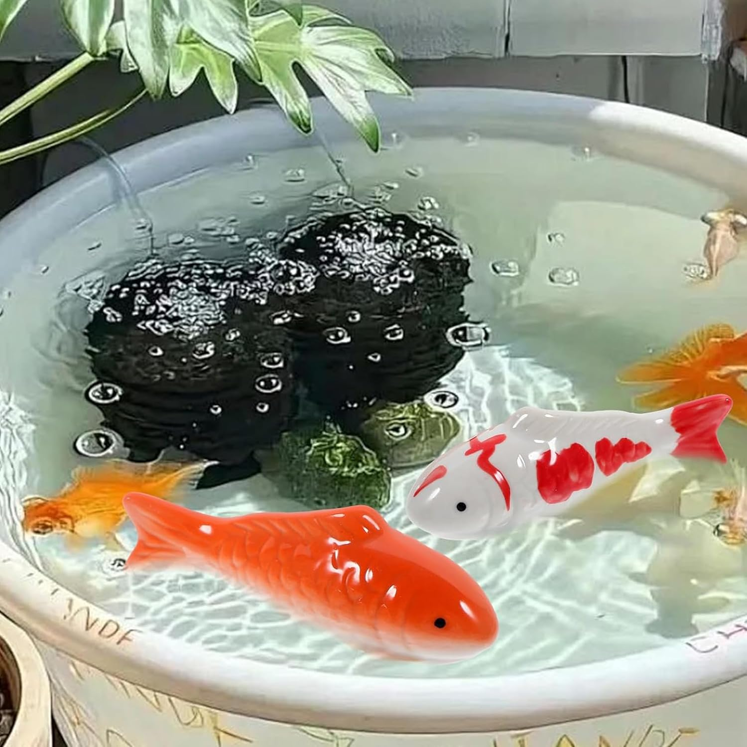 2Pcs Ceramic Floating Fish,Fake Aquarium Fish Figurine,Aquarium Floating Goldfish Koi Fish Floatable Figurines Realistic Fish Tank Fish,Tea Pet Decor,Pond Desktop Ornaments