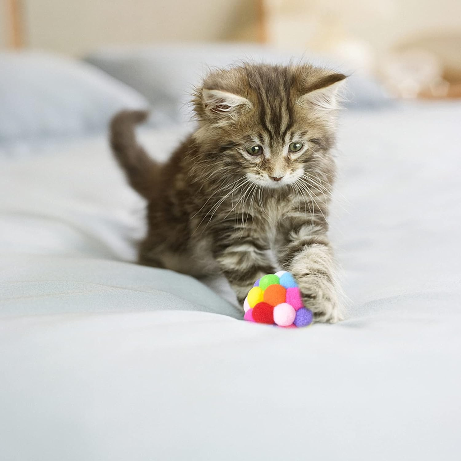 Ehuihuan Colourful Plush Balls Cat Toy, Interactive Cat Toy Ball with Bell, Set of 3 Colourful Cat Balls for Kittens, Cat Toys for Cats and Kittens, Game and Fun, L, M, S image number 2