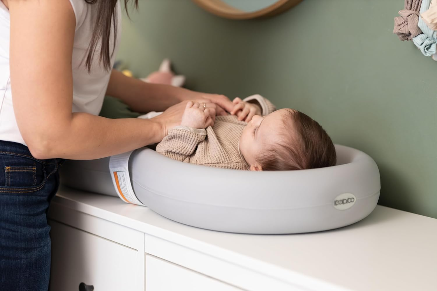 Keekaroo Peanut Changer Grey &ndash; the Original Made in USA Easy-To-Clean Changing Pad and the Only Shell over Foam, Fully Water Repellant - Grey image number 2