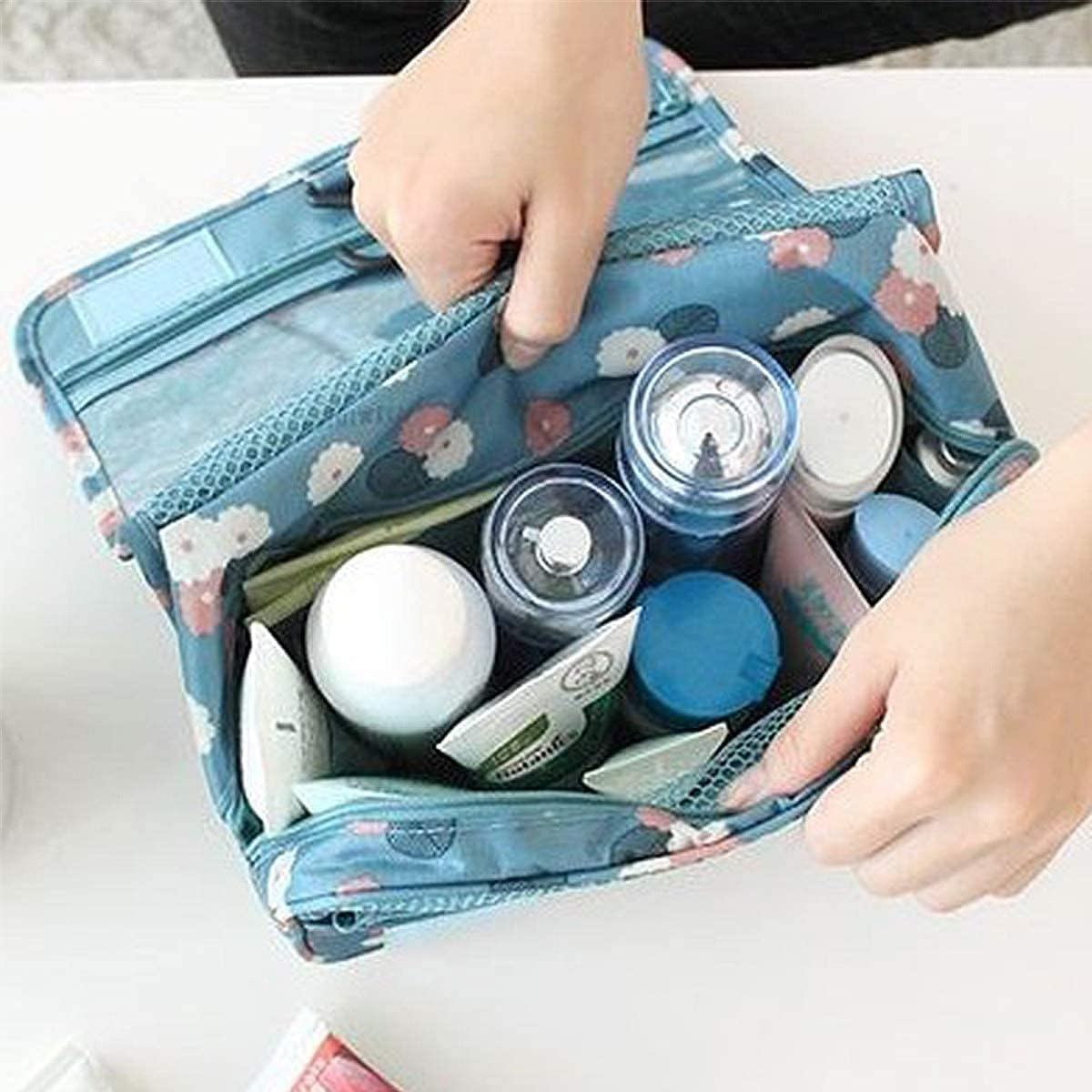 Hanging Foldable Travel Toiletry Bag, 1Pc Hanging Travel Toiletry Bag with Hook, Hang Travel Makeup Organizer Toiletries Bag for Women image number 1