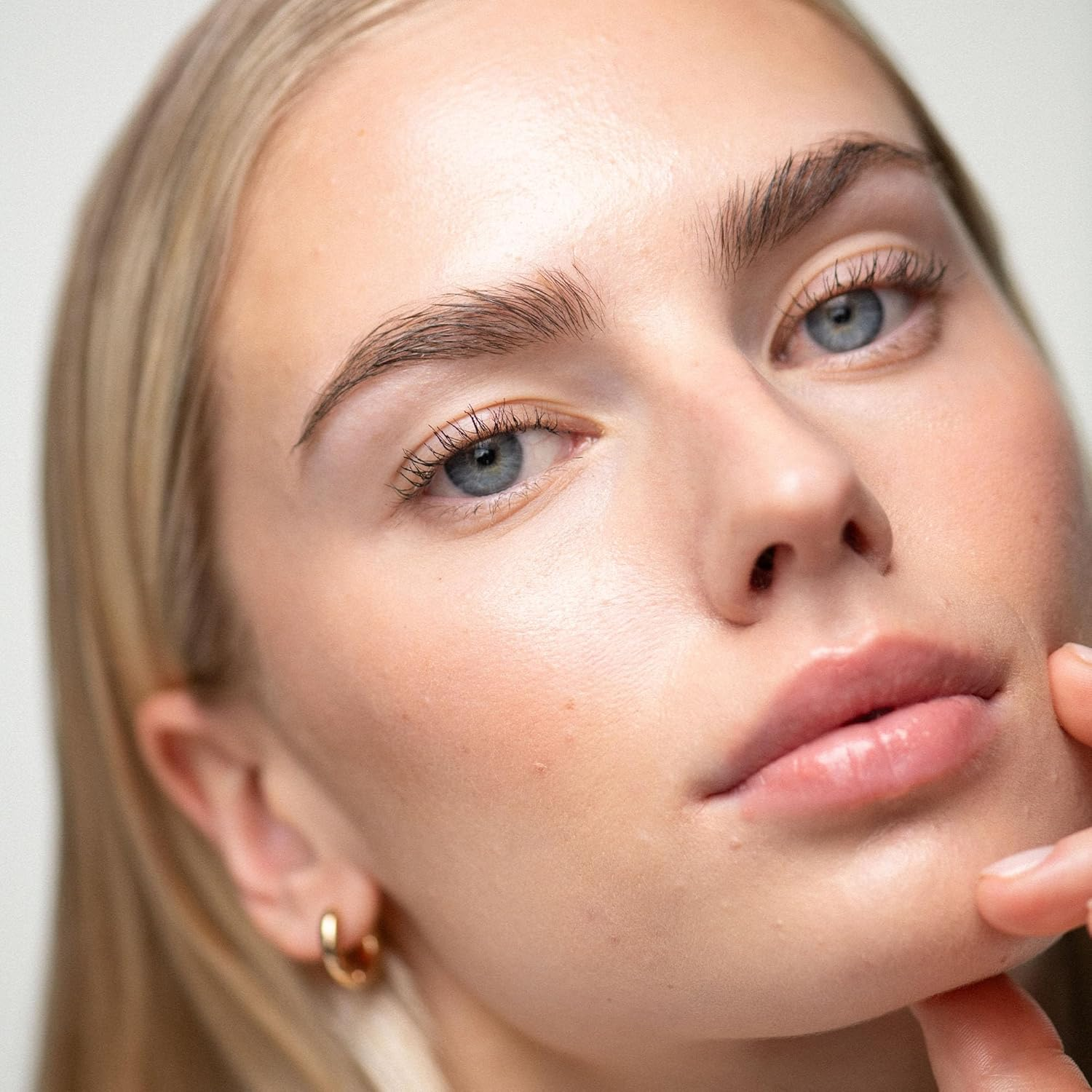 Uklash Sensitive Eyelash Serum 3 Ml image number 2