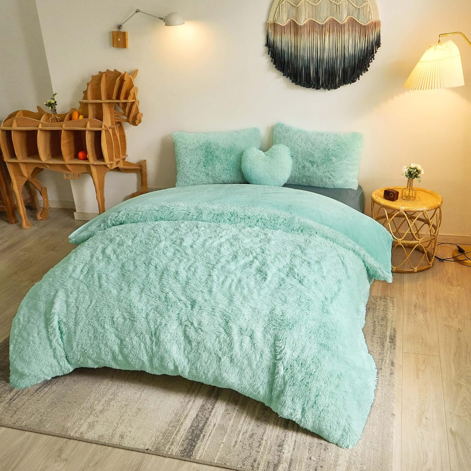 MEGO Luxury Shaggy Plush Duvet Cover Set, Soft 3 Pieces Fluffy Faux Fur Comforter Cover Set, Fuzzy Velvet Bedding Set Queen Size(1 Furry Duvet Cover + 2 Pillow Cases), Zipper Closure(Queen,White)