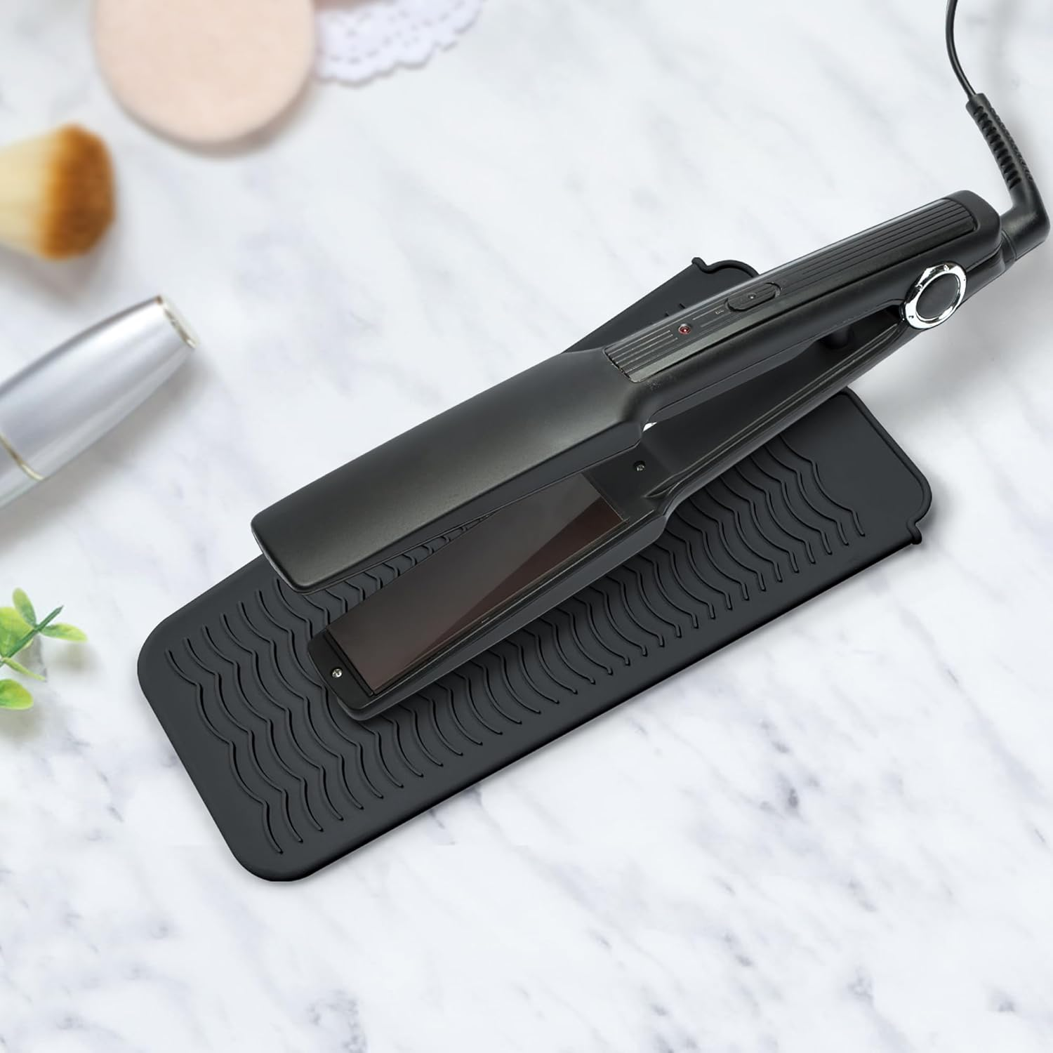 Heat Resistant Silicone Mat Pouch for Flat Iron, Curling Iron, Hot Hair Styling Tools (Black) image number 5