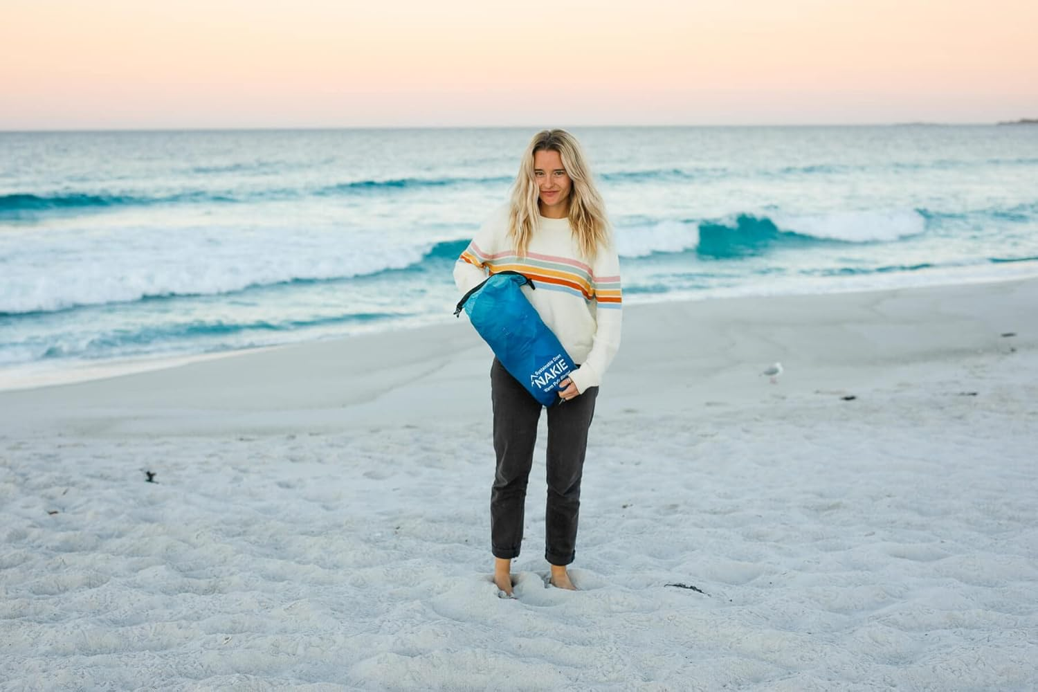 Nakie Puffy Blanket - Compact, Light Weight Portable, Camping, Travel and Hiking, Sustainable (Mountain Blue) image number 4